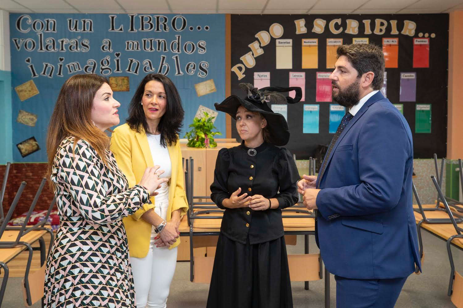 El presidente de la Comunidad, Fernando López Miras, visita el Colegio de Educación Infantil y Primaria 'Atalaya', con motivo del inicio del curso escolar