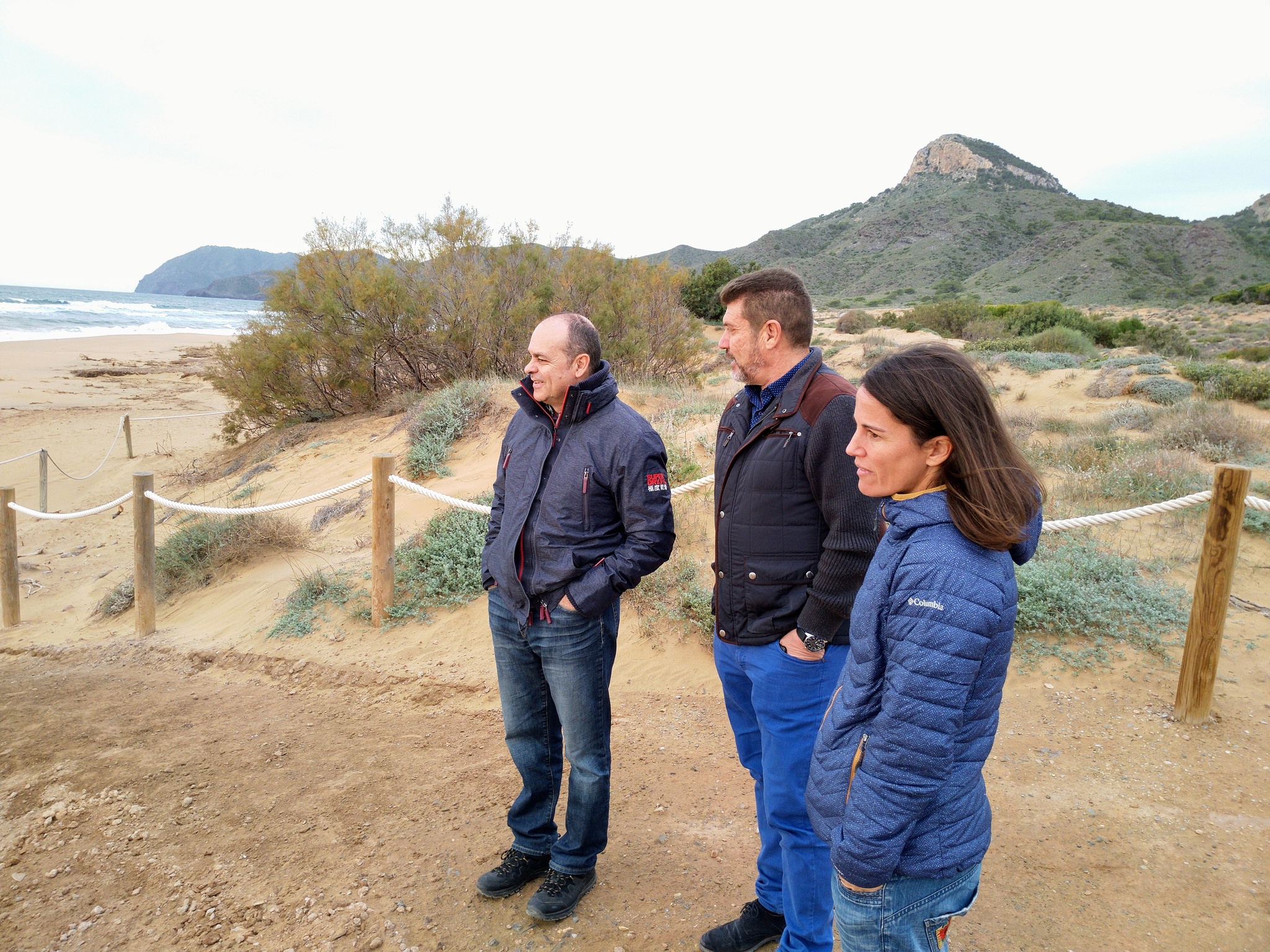 El director general Fulgencio Perona durante su visita a Calblanque