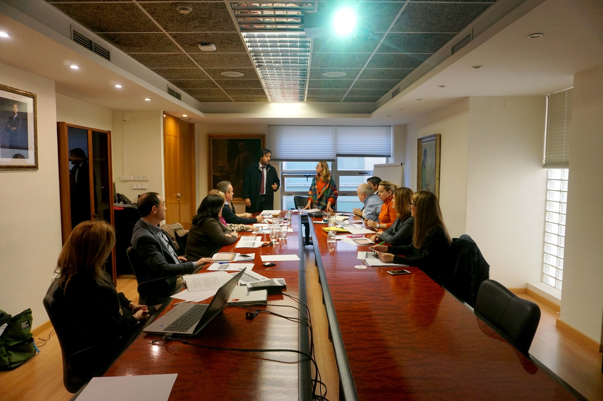 Reunión de la primera comisión de seguimiento de la estrategia para acabar con la brecha salarial en la Región de Murcia
