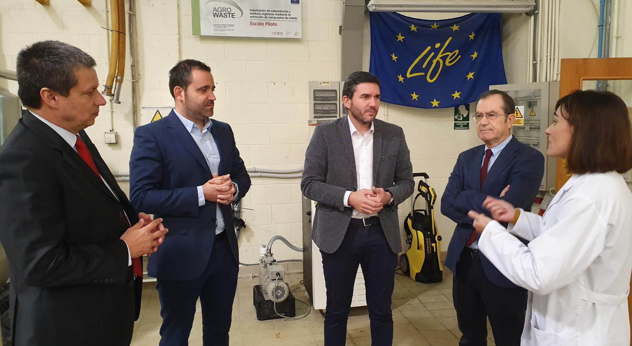 El consejero de Agricultura, Antonio Luengo, visitó las instalaciones del Centro Tecnológico de la Conserva, en Molina de Segura