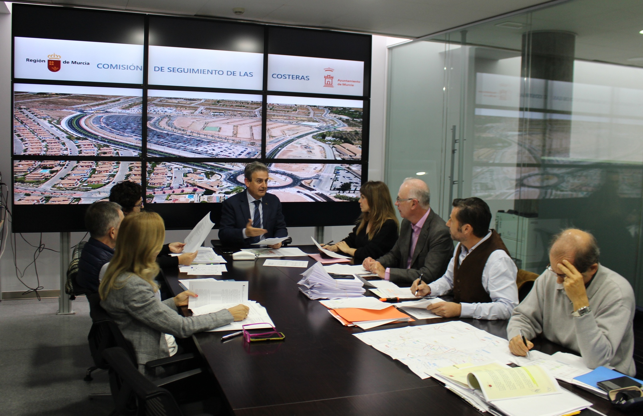 Imagen de la reunión de la comisión de seguimiento del convenio para la mejora de las comunicaciones del término municipal de Murcia.