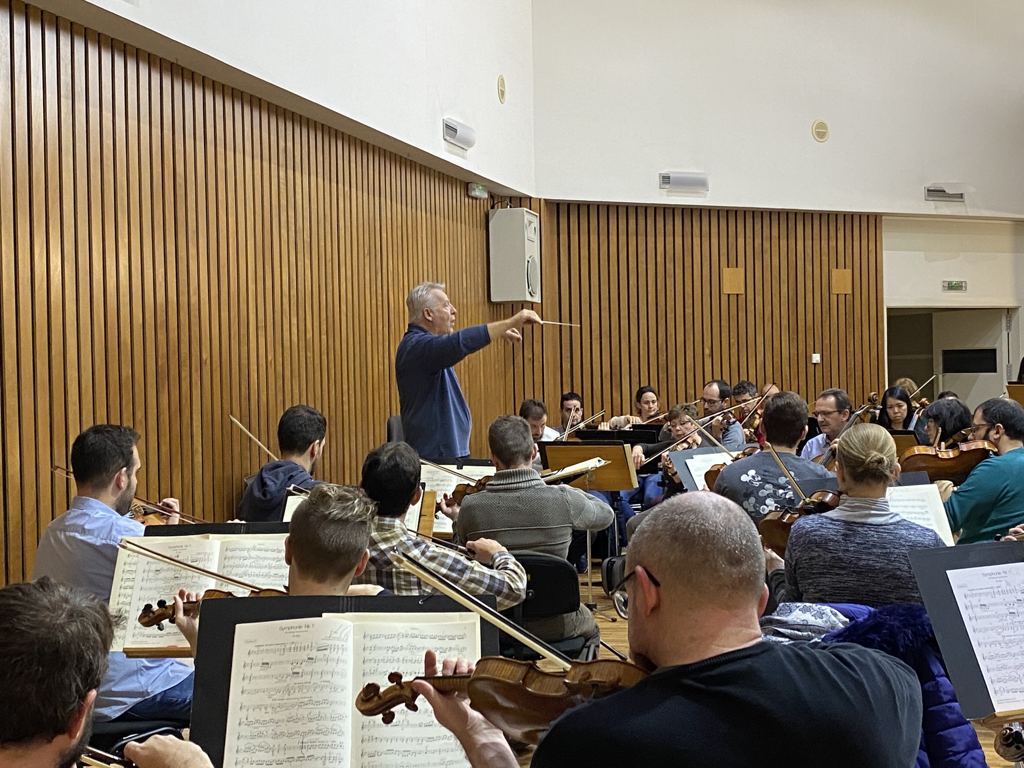 Ensayo de la Orquesta Sinfónica de la Región de Murcia con el director Georg Mark