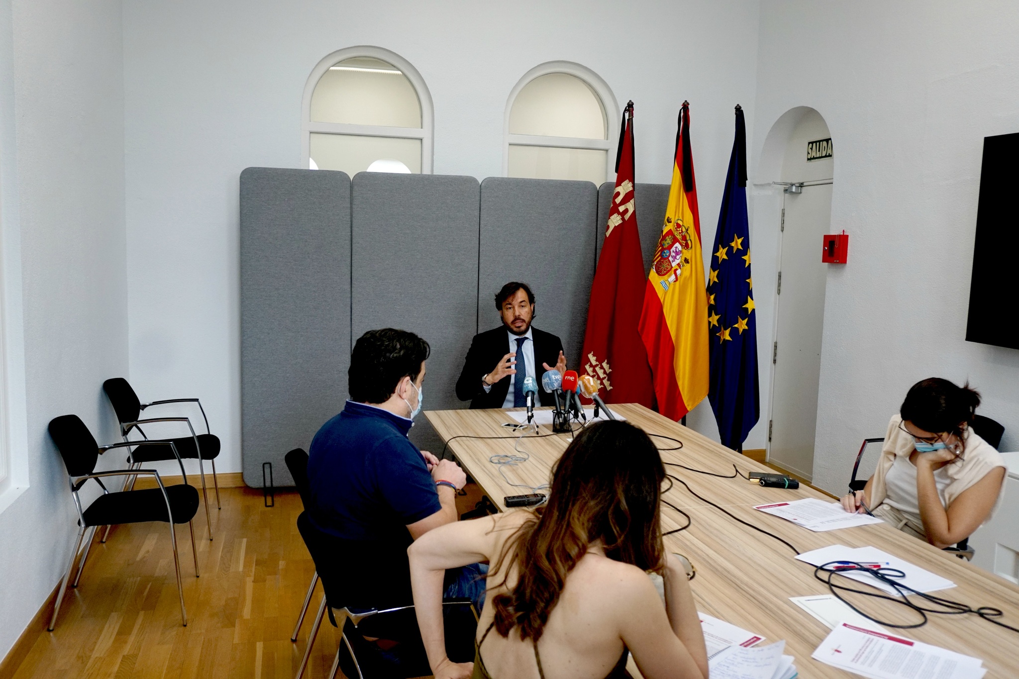 Empleo lanzará nuevas ayudas para la contratación de empleados del hogar