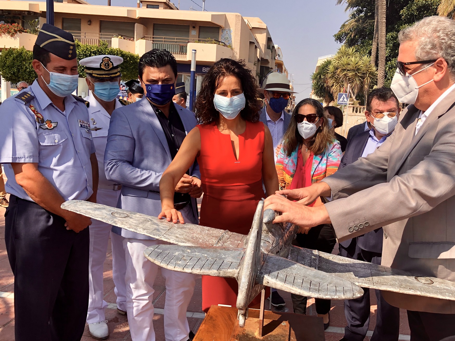 La consejera Cristina Sánchez inaugura el Museo Aeronáutico Tiflológico de la Ribera junto el alcalde de San Javier, José Miguel Luengo