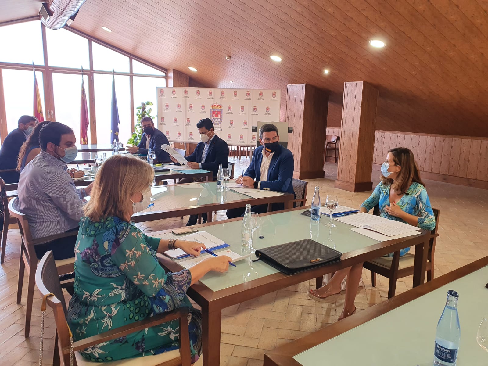 El consejero de Agua, Agricultura, Ganadería, Pesca y Medio Ambiente, Antonio Luengo (2d), presidió la reunión del Foro Interadministrativo del Mar Menor celebrada en Los Alcázares.