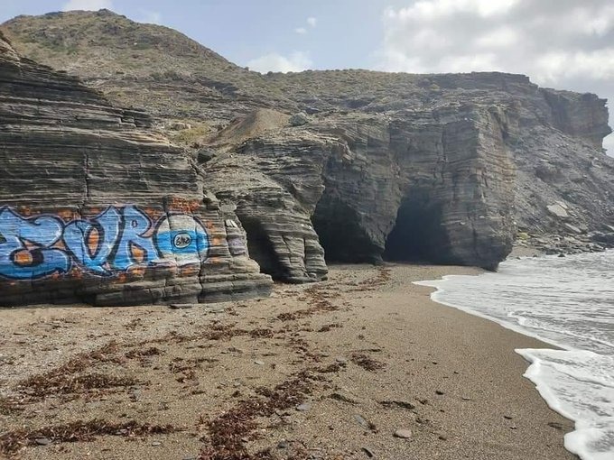 Pintadas realizadas en Cala Cocón, dentro del Parque Regional de Calblanque, Monte de las Cenizas y Peña del Águila