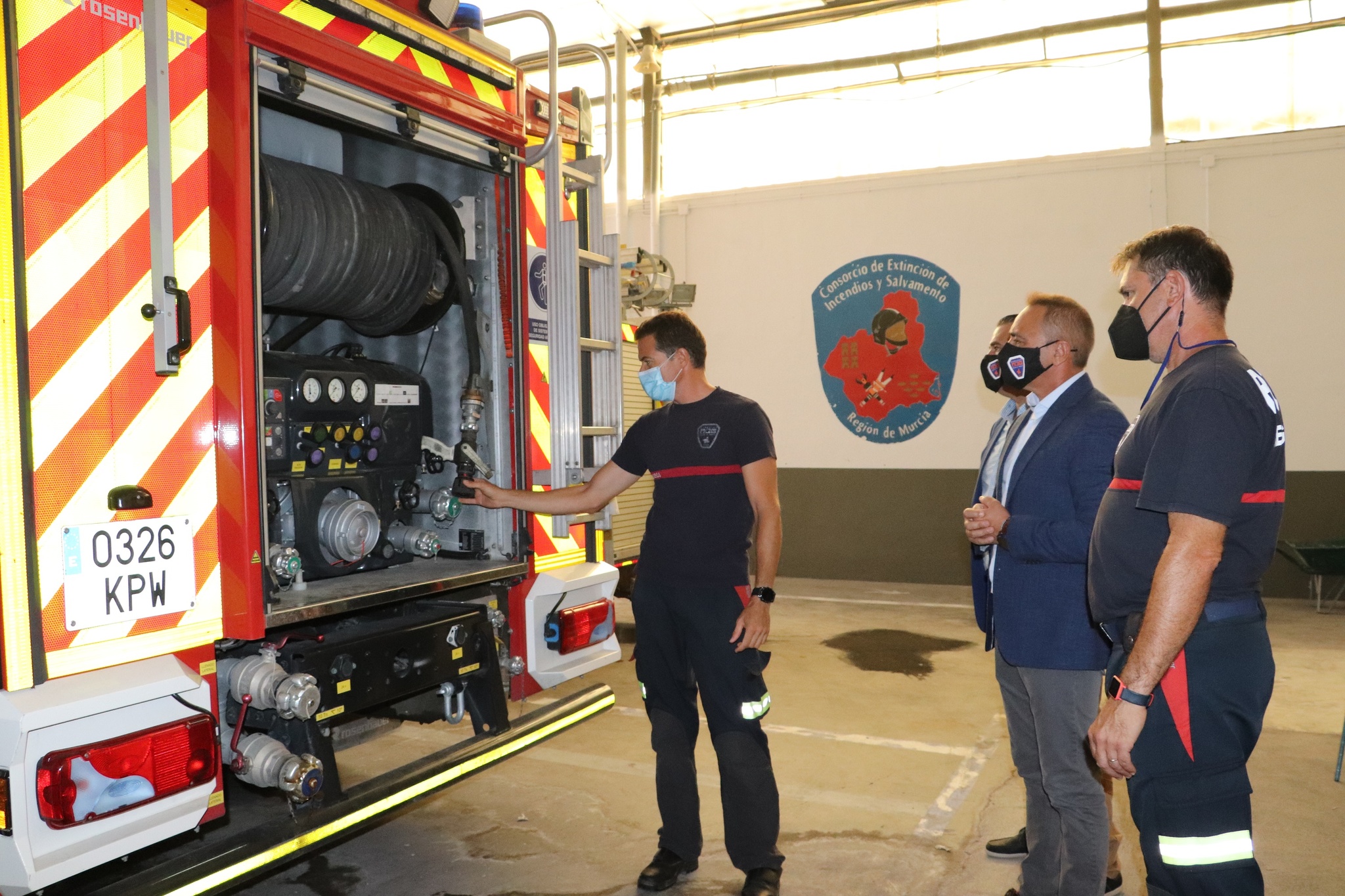 El consejero de Transparencia, Participación y Administración Pública, Antonio Sánchez Lorente, visita las instalaciones del Parque de Bomberos de Molina de Segura (1)