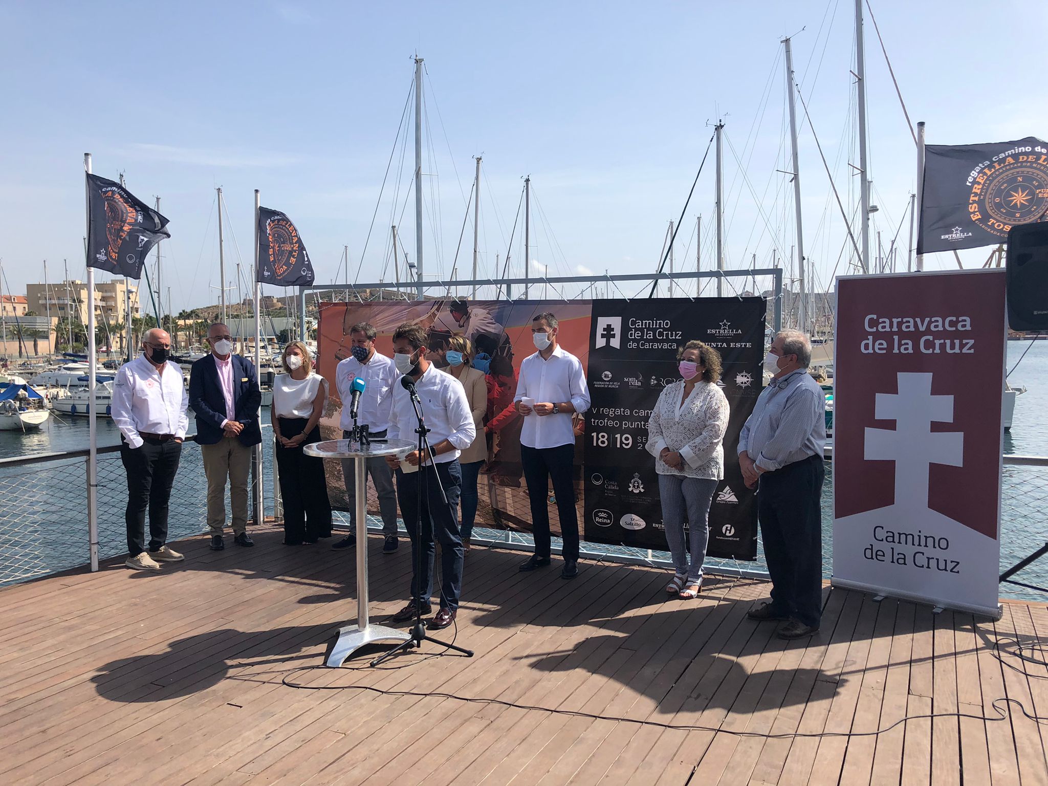 El director general del Instituto de Turismo, Juran Francisco Martínez, interviene en la presentación de la regata