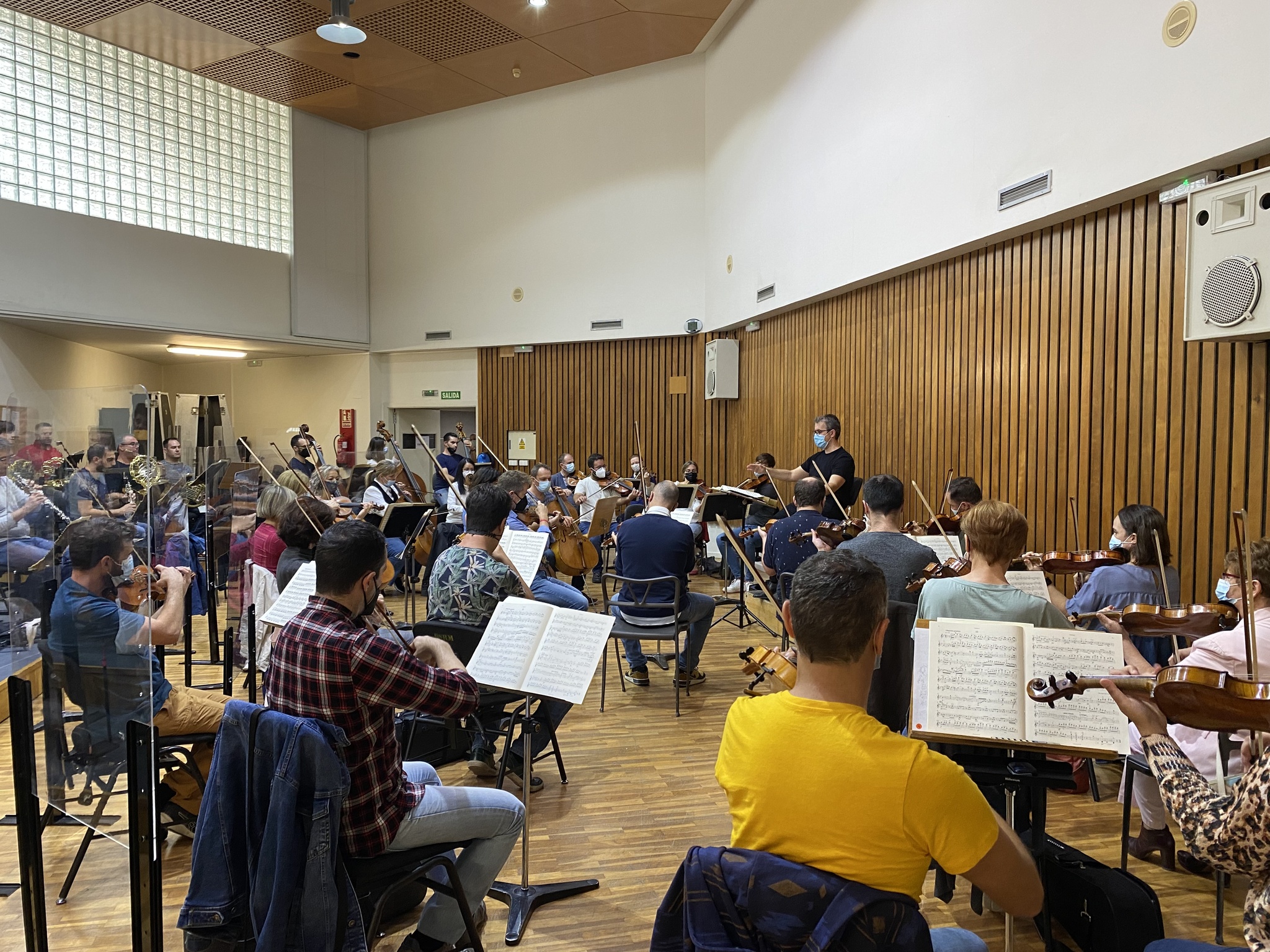 Ensayo de la Orquesta Sinfónica de la Región de Murcia bajo la batuta de Daniel Ros