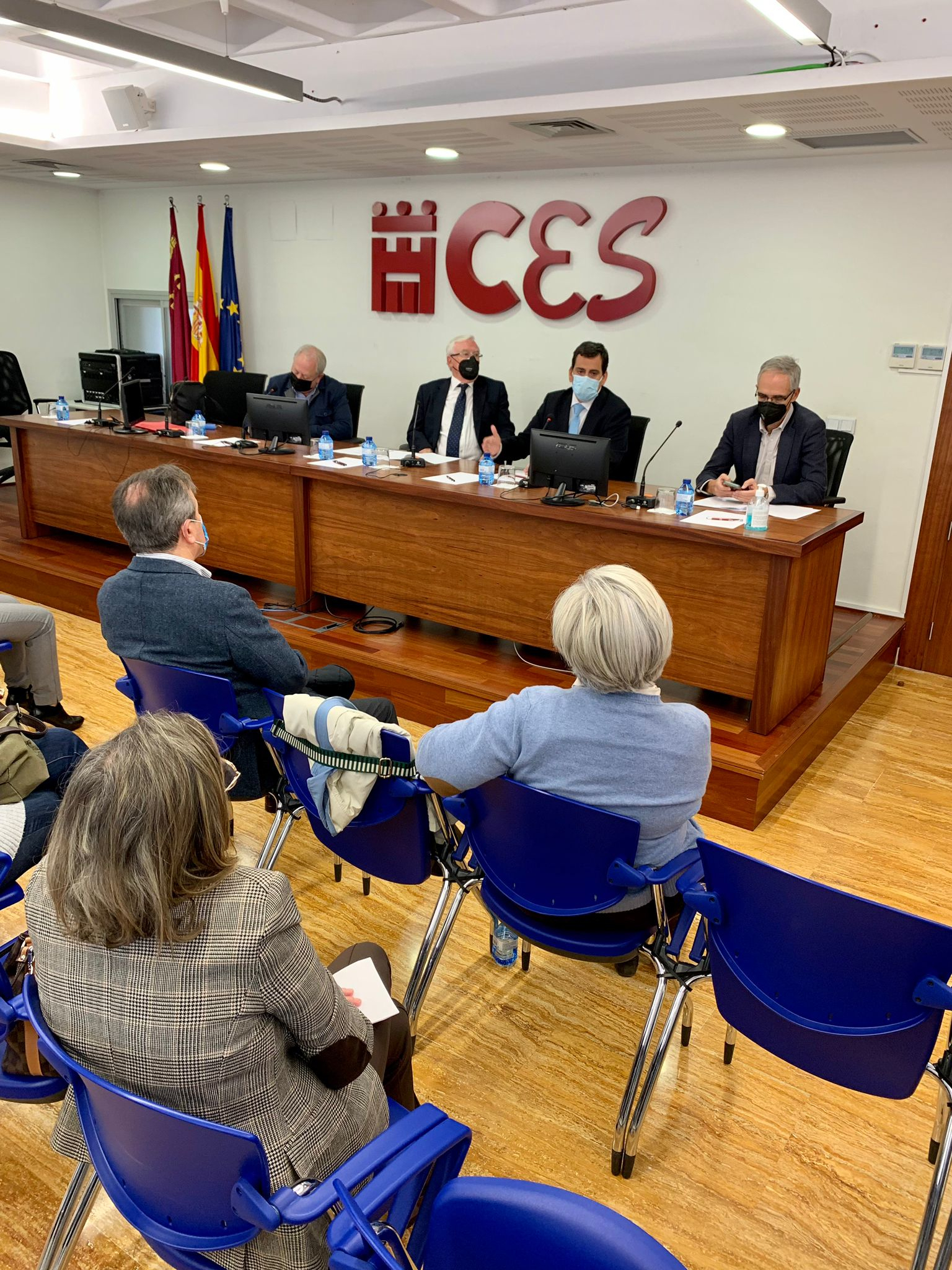 El secretario general de Unión General de Trabajadores, Antonio Jiménez, el presidente del CES, José Antonio Cobacho, el consejero José Ramón Díez de Revenga, y el secretario general del Consejo Económico y Social, Fernando Vélez, durante la reunión sobre el Pacto por las Infraestructuras de la Región de Murcia