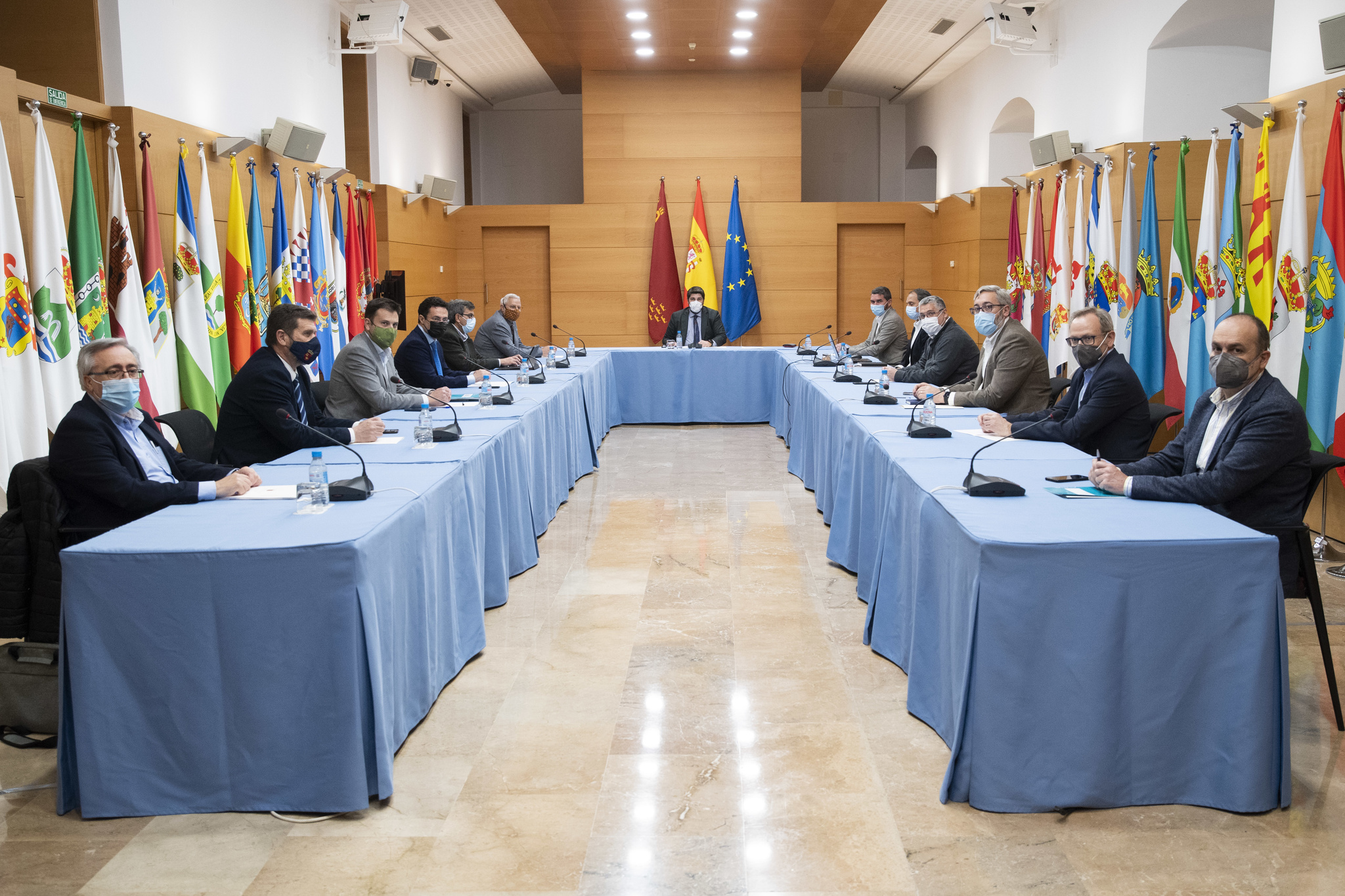 El jefe del Ejecutivo regional, Fernando López Miras, presidió en la tarde de hoy la primera reunión del Comité de Seguimiento del Mar Menor