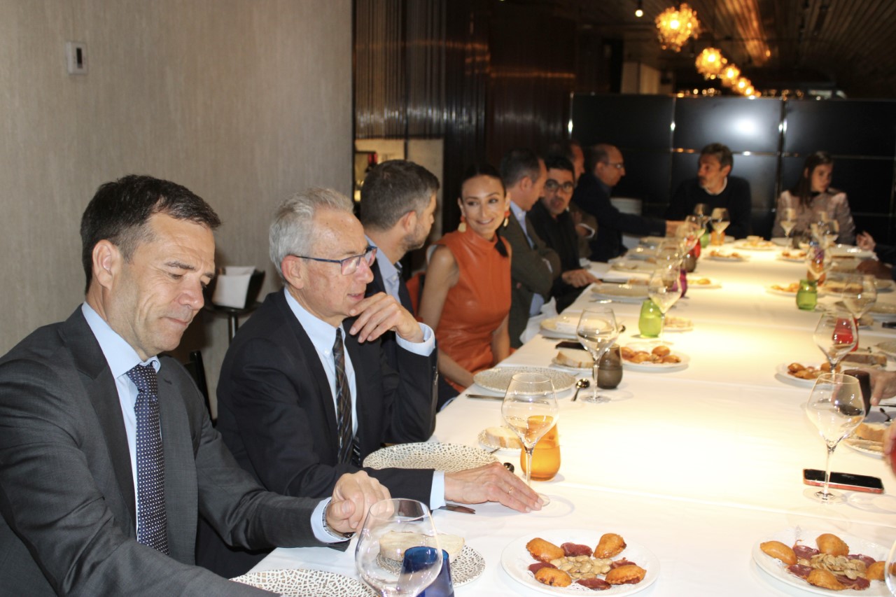 La consejera  Valle Miguélez asistió ayer a un encuentro con los participantes de las jornadas organizadas por el Instituto de Fomento y AgritechMurcia