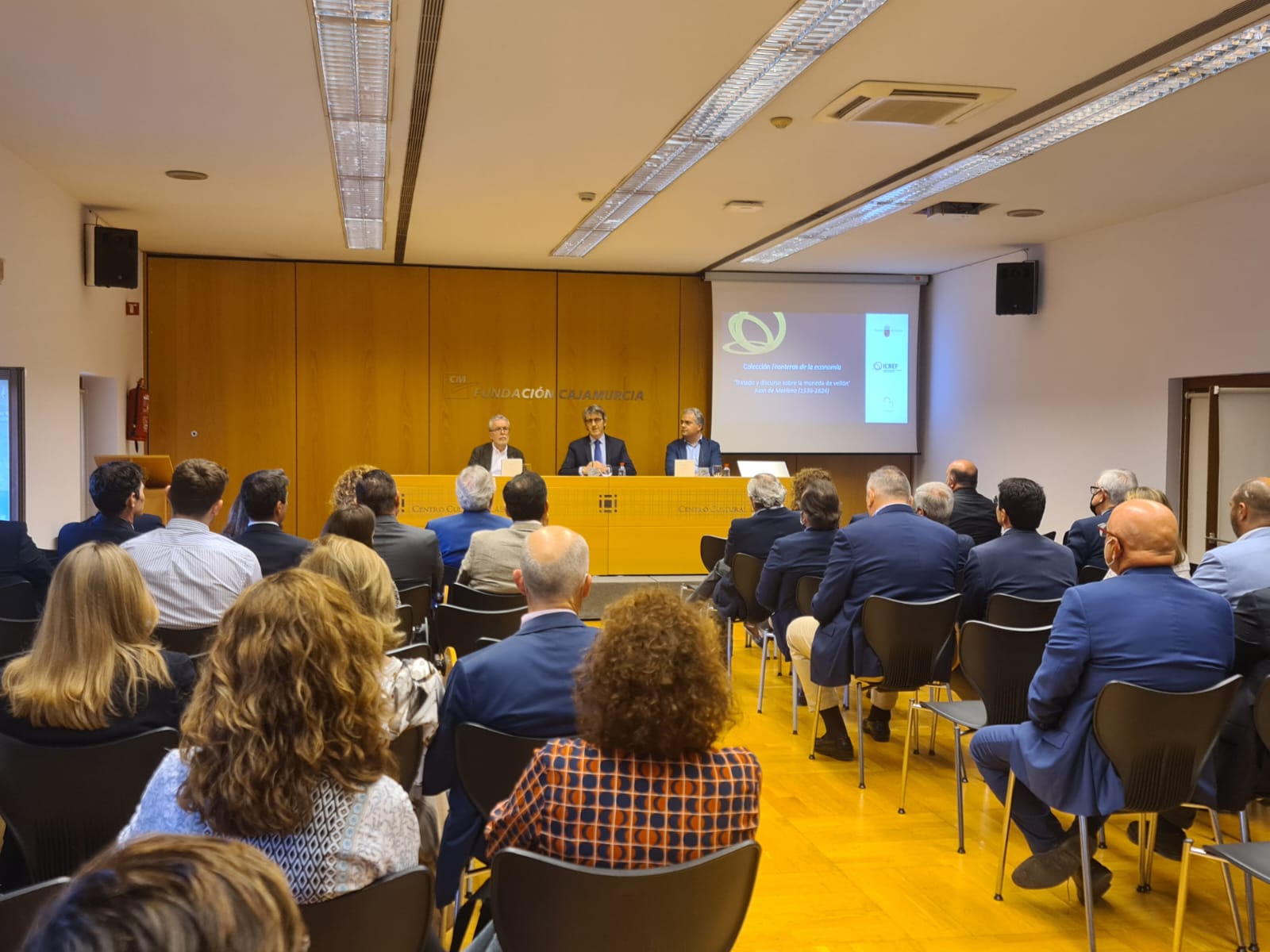 El consejero de Economía, Hacienda y Administración Digital, Luis Alberto Marin, durante la presentación de la nueva colección de libros sobre economía del Instituto de Crédito y Finanzas