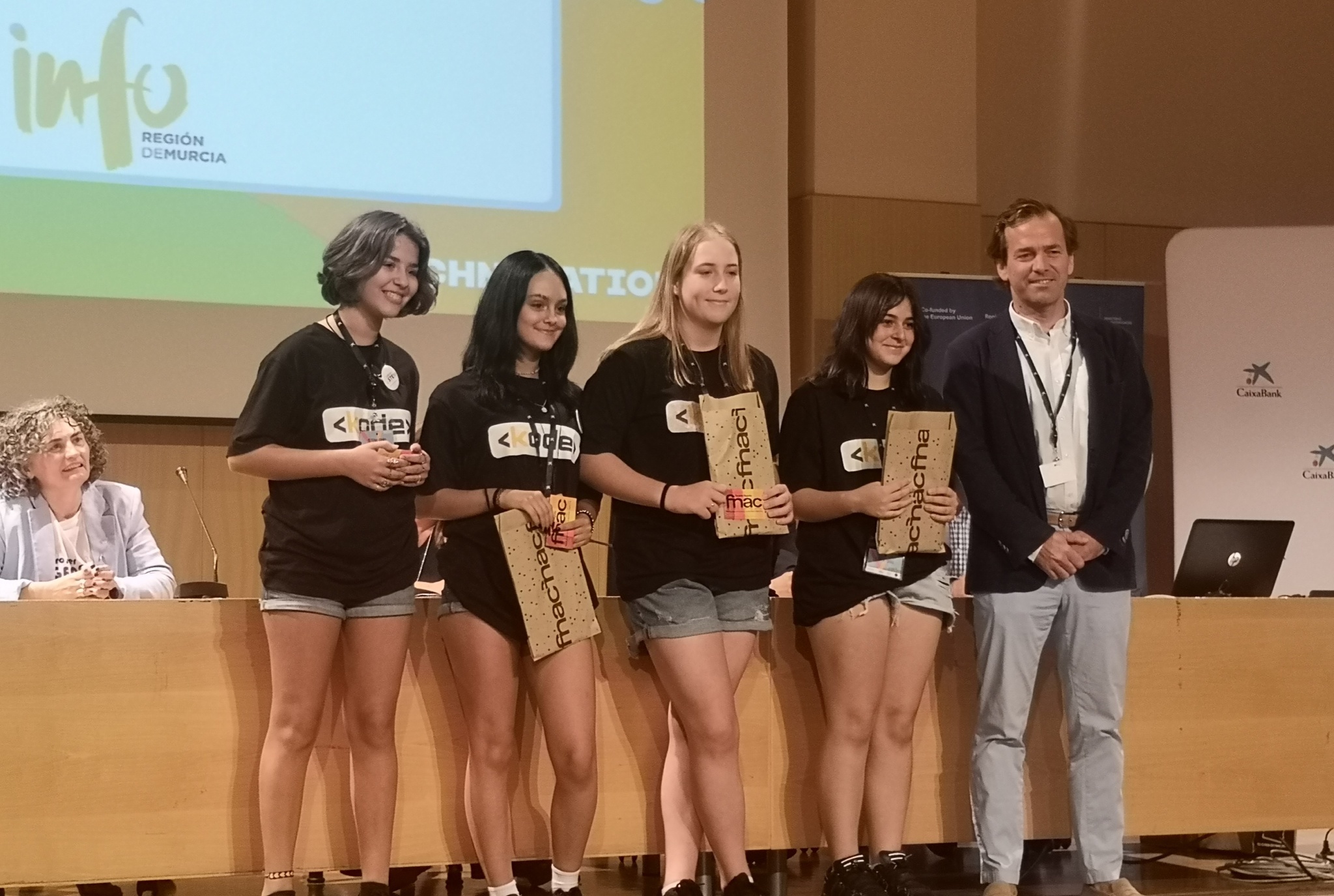 Uno de los equipos ganadores del programa 'Technovation Girls'