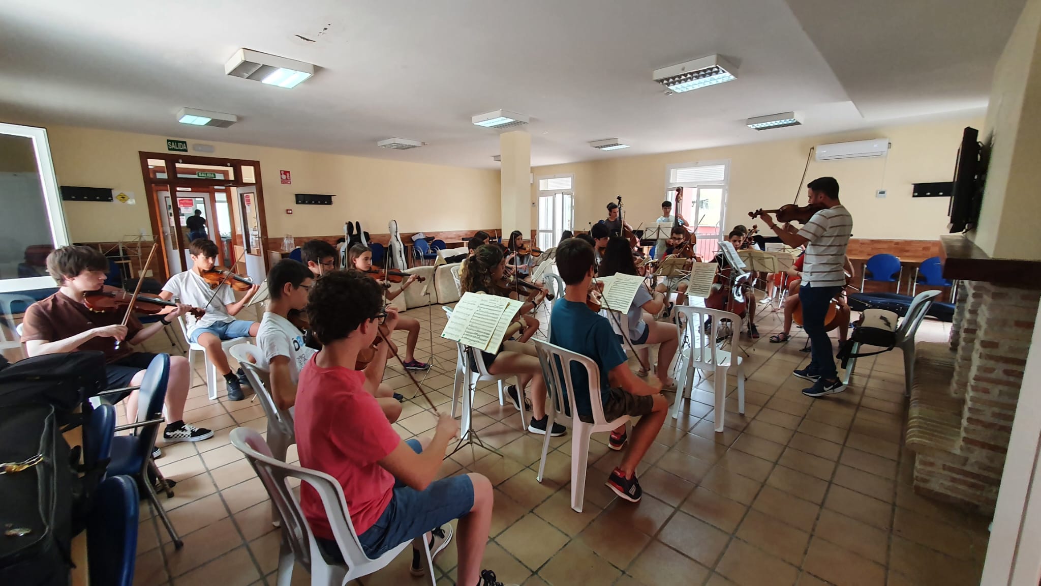 Imagen de uno de los ensayos de la Orquesta de Aspirantes de la Región de Murcia durante una jornada de convivencia