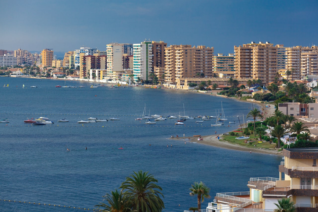 Gran parte de los establecimientos turísticos se encuentran ubicados en la Costa Cálida