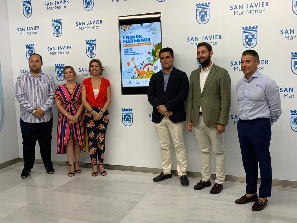 El director general del Instituto de Turismo de la Región de Murcia (Itrem), Juan Francisco Martínez, participó en San Javier en la presentación de la I Feria del Mar Menor.