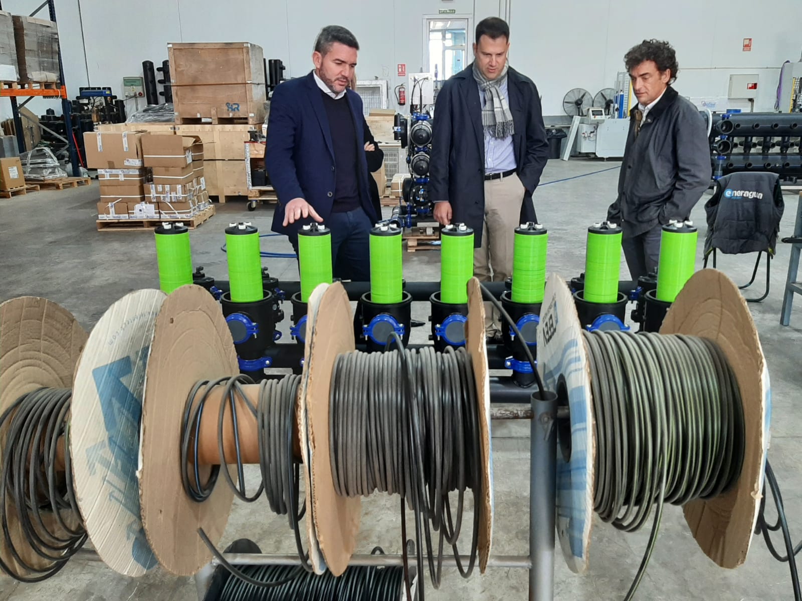 El consejero de Agua, Agricultura, Ganadería y Pesca, Antonio Luengo, visitó las instalaciones de la empresa Energía Eneragua en Torre Pacheco.