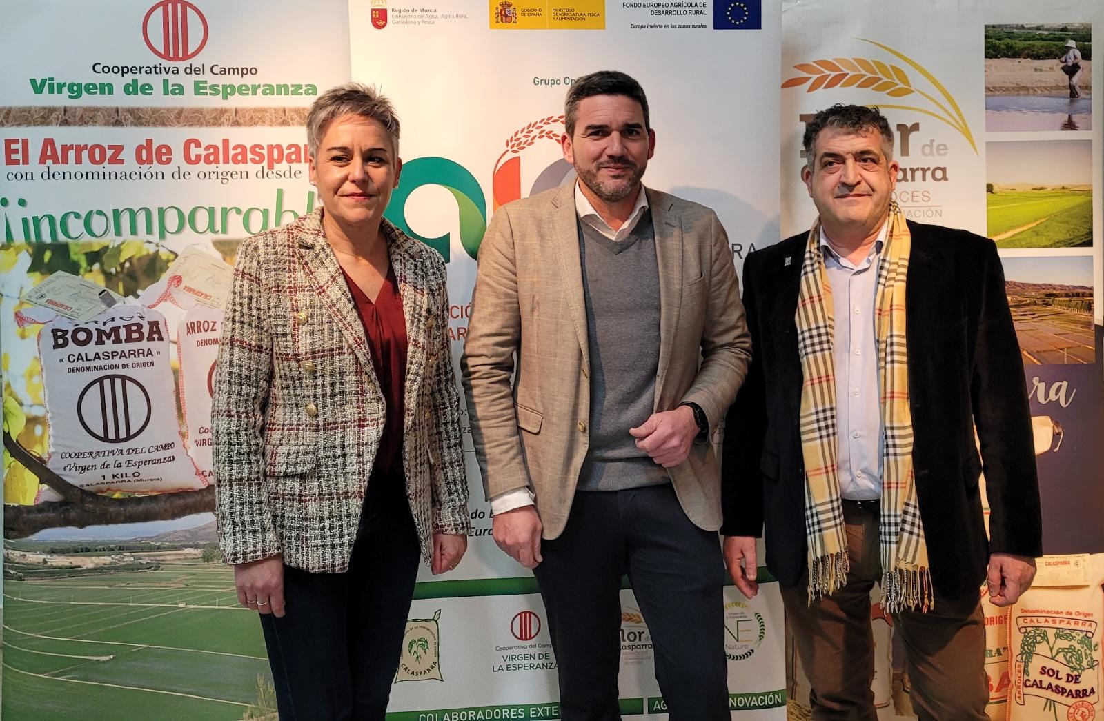 El consejero de Agua, Agricultura, Ganadería y Pesca, Antonio Luengo, en el acto de presentación de resultados de los trabajos realizados en 2022 dentro del proyecto 'Innovación y sostenibilidad en el cultivo del arroz DOP Calasparra', a cargo del Grupo Operativo 'ArrozInnova'.