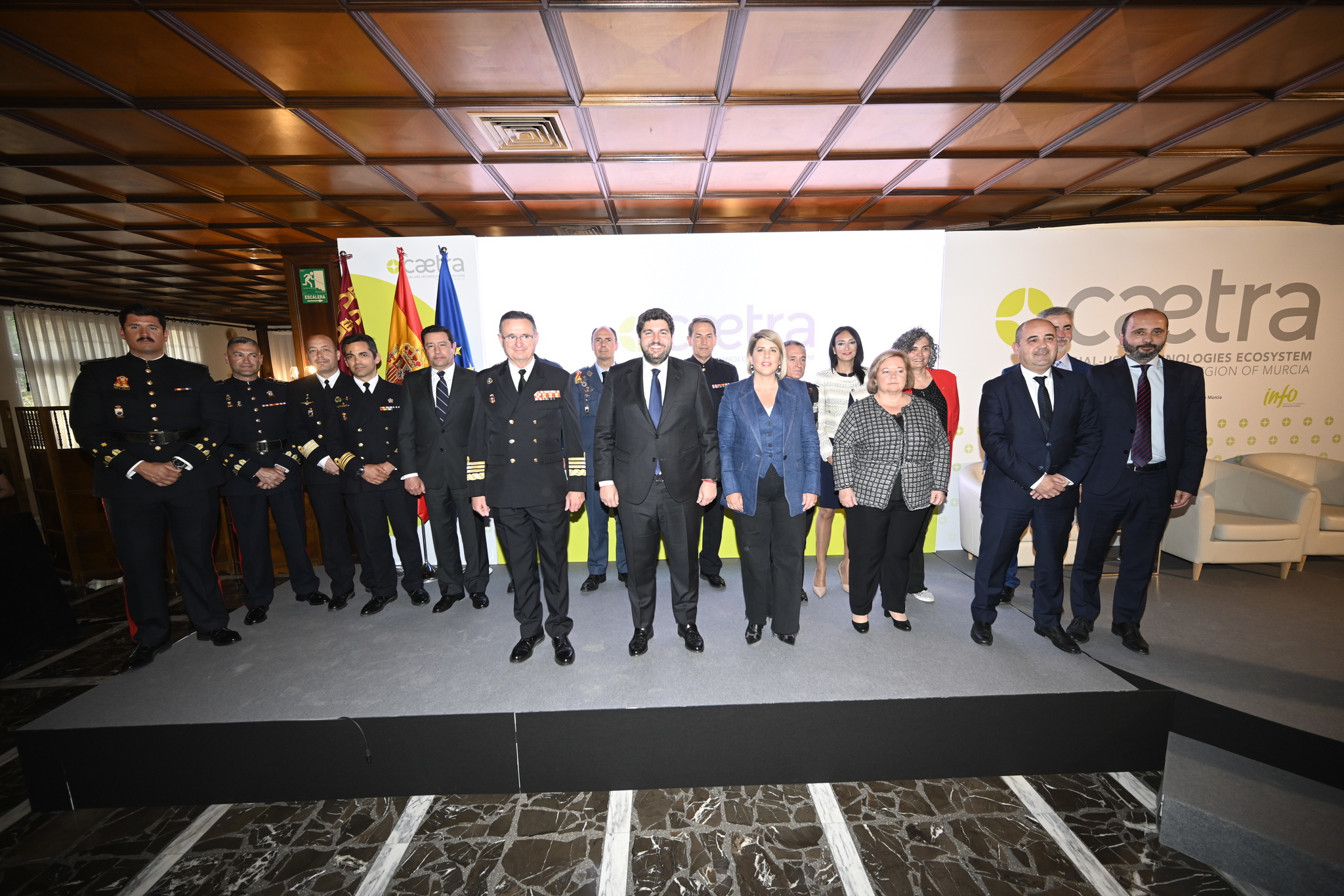 El presidente Fernando López Miras presenta un programa para atraer inversiones tecnológicas en la industria de la defensa/2