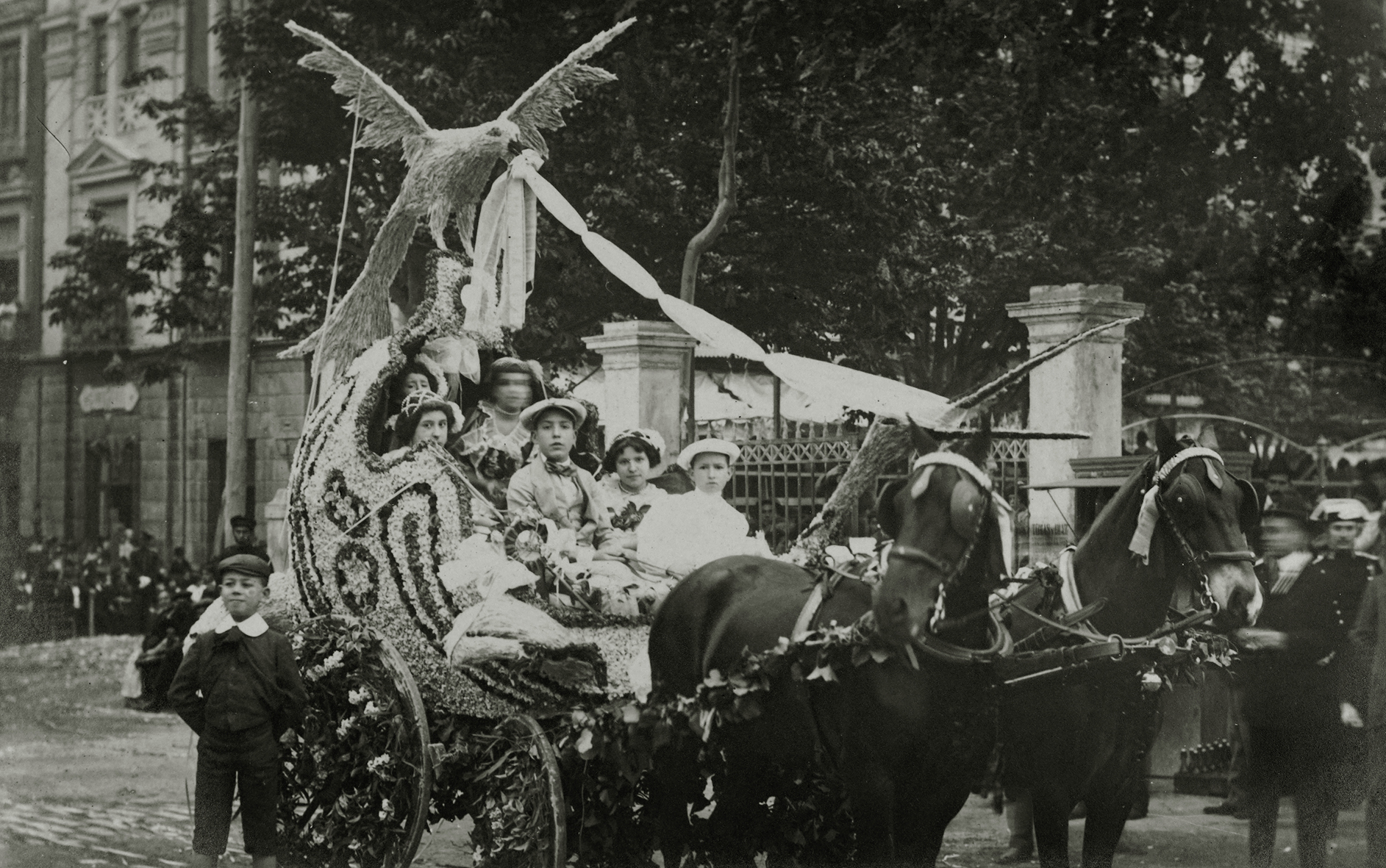 Imagen de la Batalla de las Flores de Murcia celebrada en 1913.