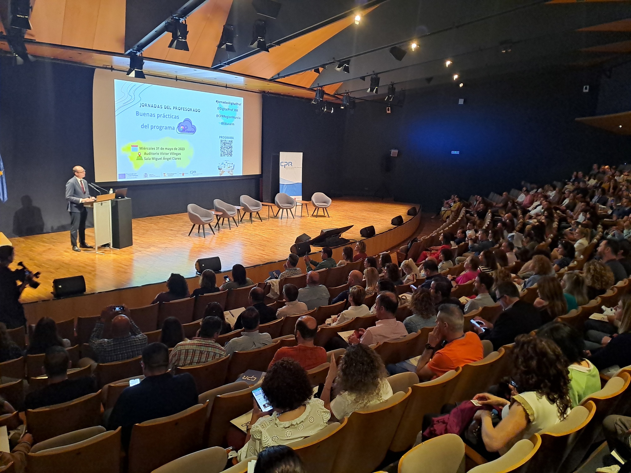 El consejero de Educación, Formación Profesional y Empleo, Víctor Marín, participó en la Jornada para docentes de buenas prácticas del programa #DigitalProf.