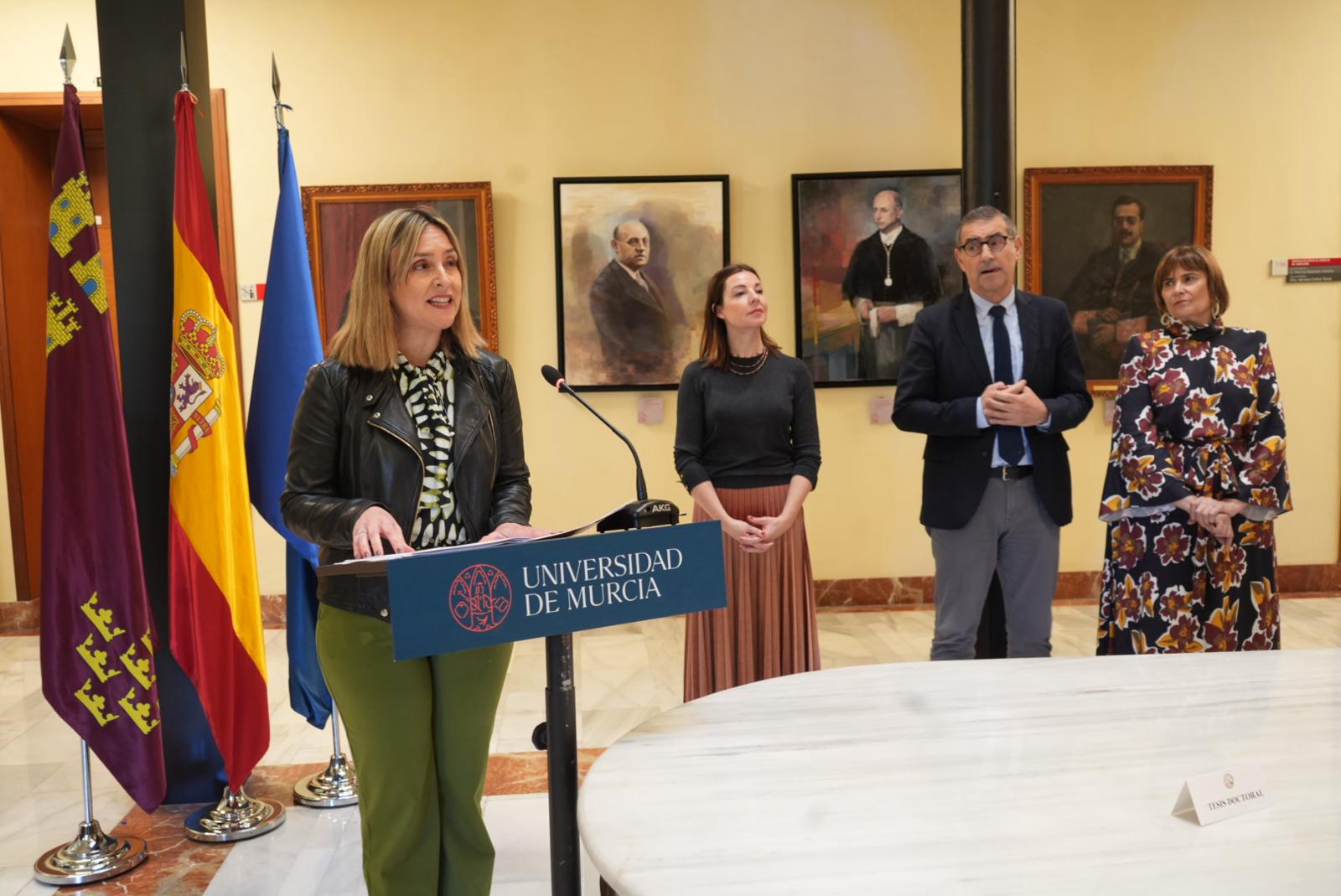 La consejera de Política Social, Familias e Igualdad, Conchita Ruiz, durante la entrega de galardones a los mejores trabajos en materia de igualdad y prevención de la violencia de género