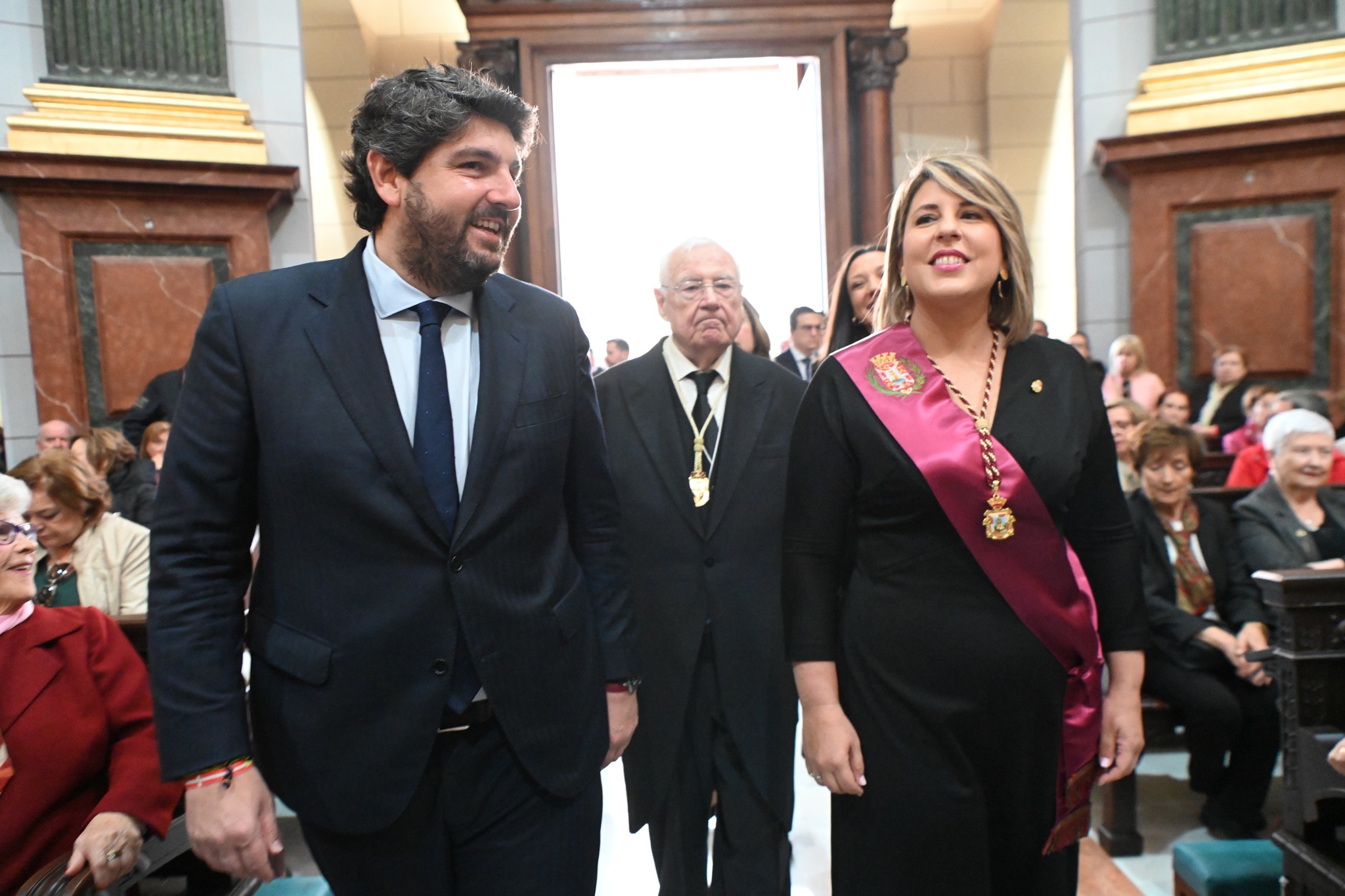 López Miras asiste al acto de entrega de la Onza de Oro ante la patrona de Cartagena, la Virgen de la Caridad