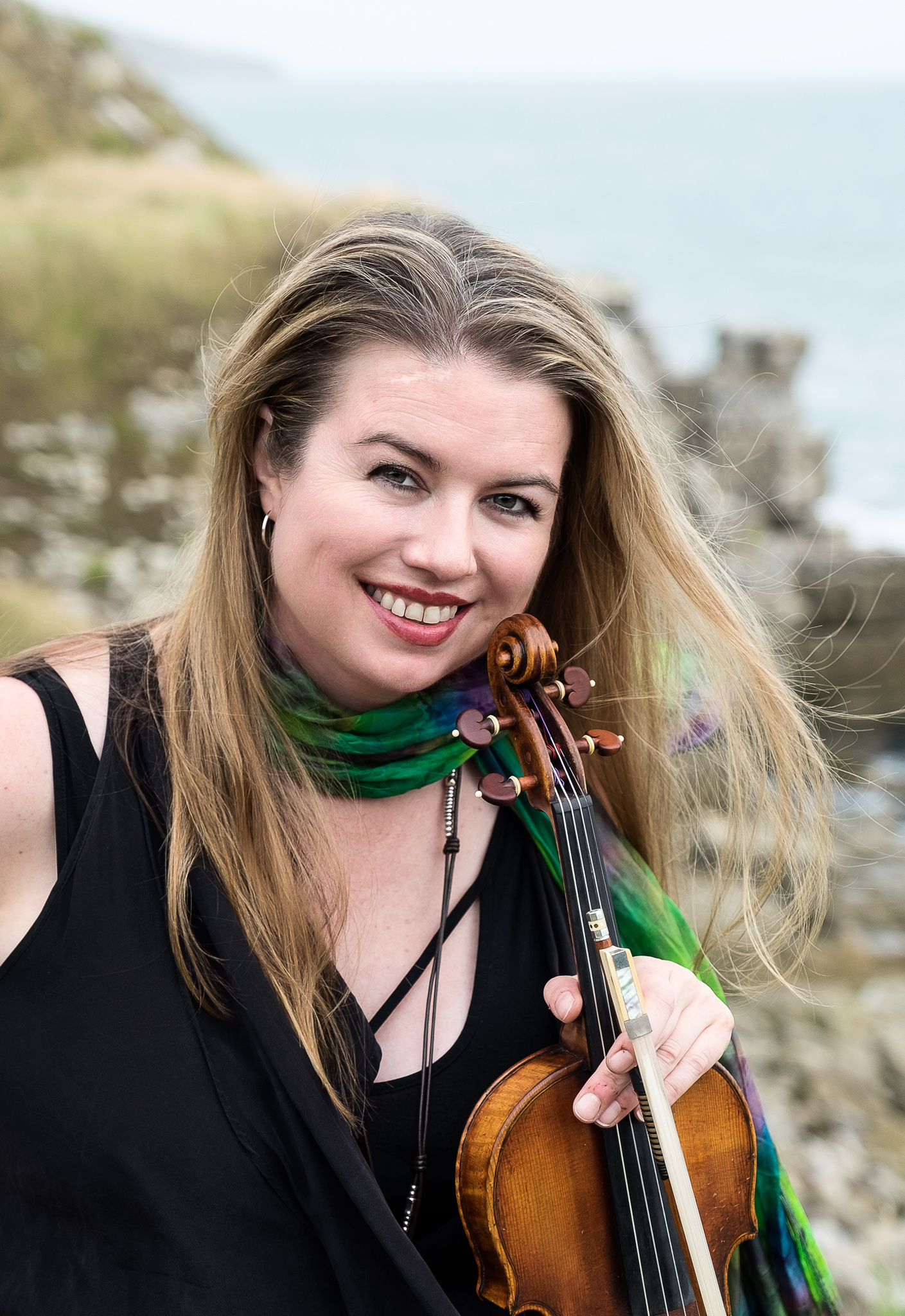 Imagen de la violinista y directora Lara St. John que actúa este domingo con la Orquesta de Jóvenes de la Región de Murcia