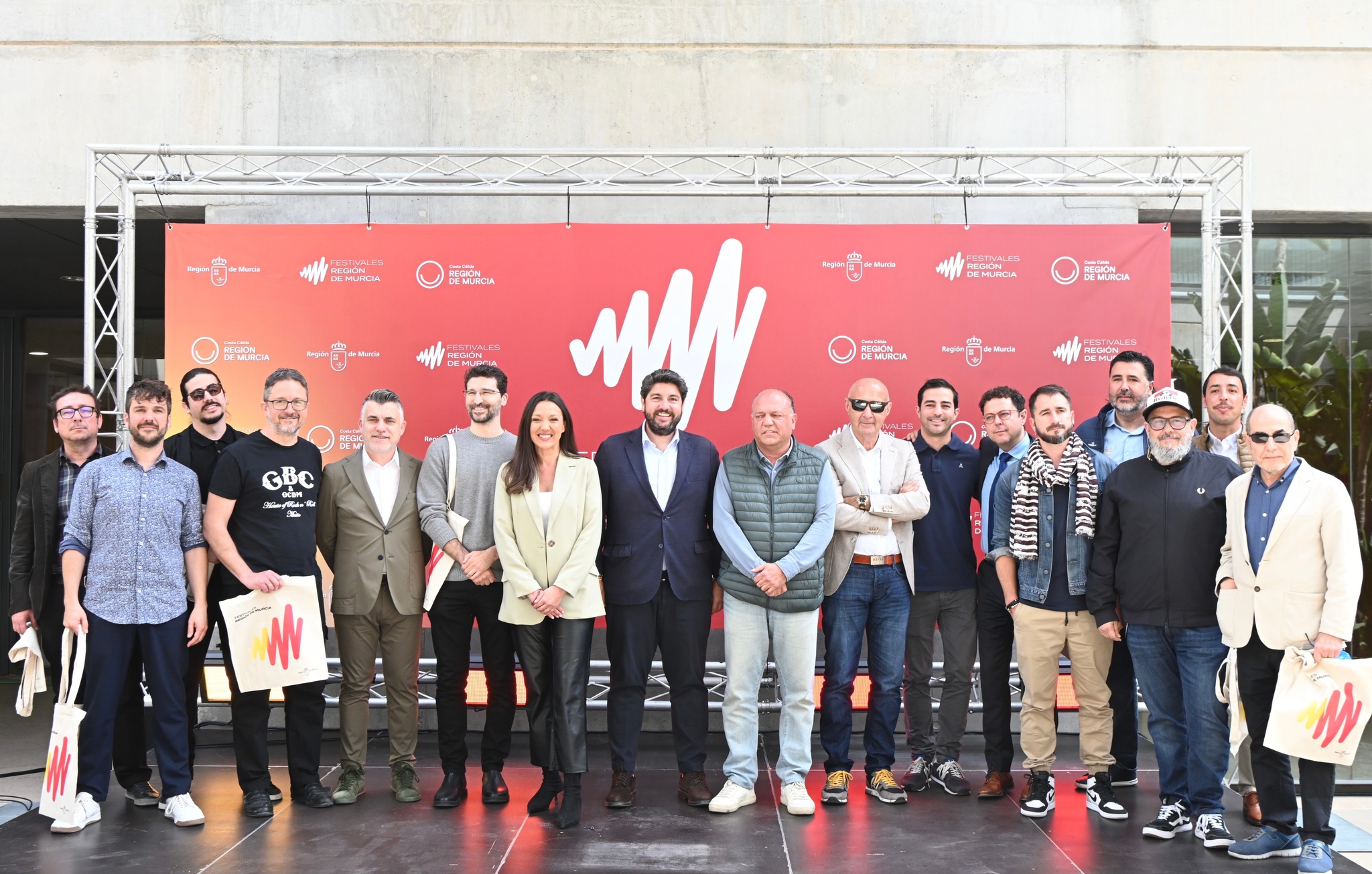 L&oacute;pez Miras se re&uacute;ne con los promotores de los festivales privados de la Regi&oacute;n de Murcia (1)