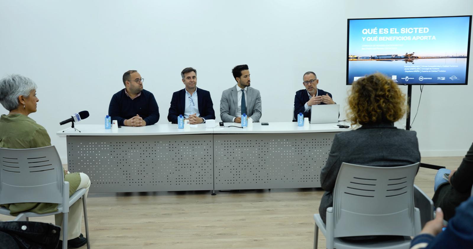 Un momento del acto celebrado en San Pedro del Pinatar para captar empresas y servicios turísticos afiliados al Sicted