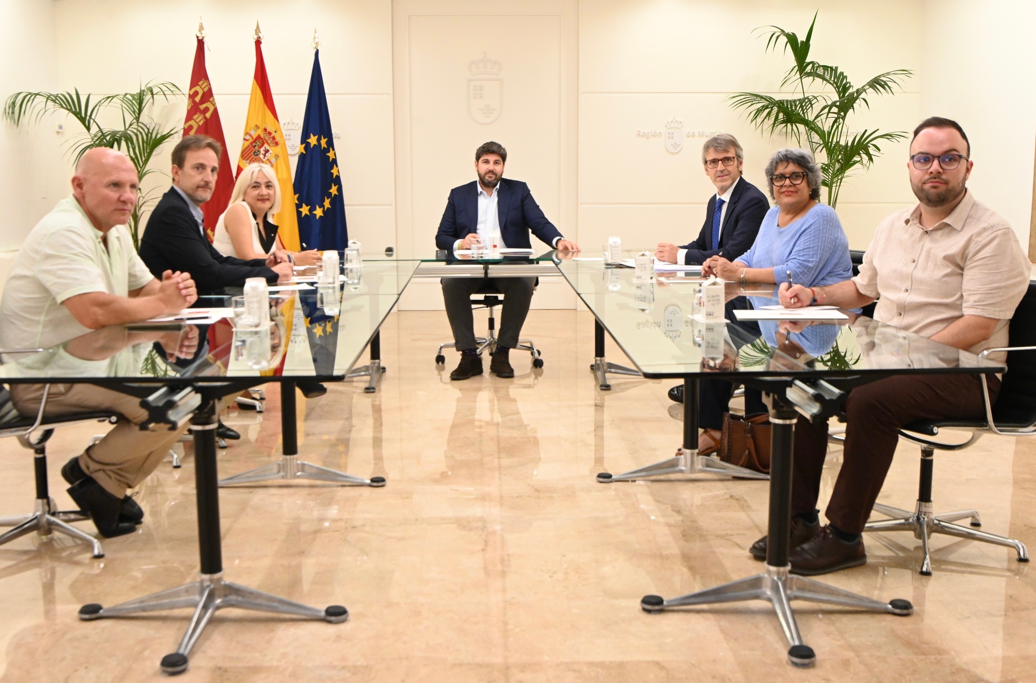López Miras recibe a la nueva secretaria general de UGT y le traslada su voluntad de mantener la senda del diálogo social