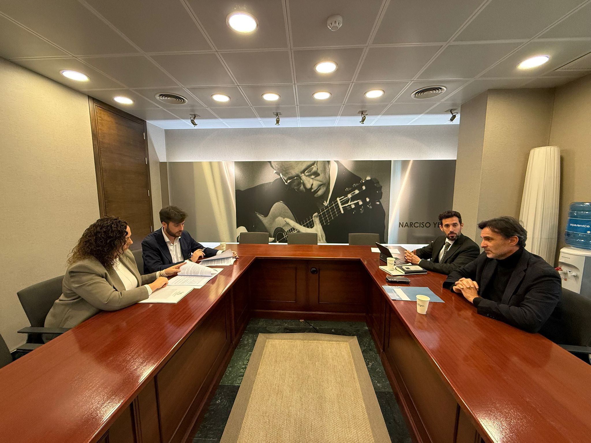 El consejero de Fomento e Infraestructuras, Jorge Garc&iacute;a Montoro, durante la reuni&oacute;n con los grupos parlamentarios de la Asamblea Regional para hablar sobre el anteproyecto de Ley de Vivienda Asequible