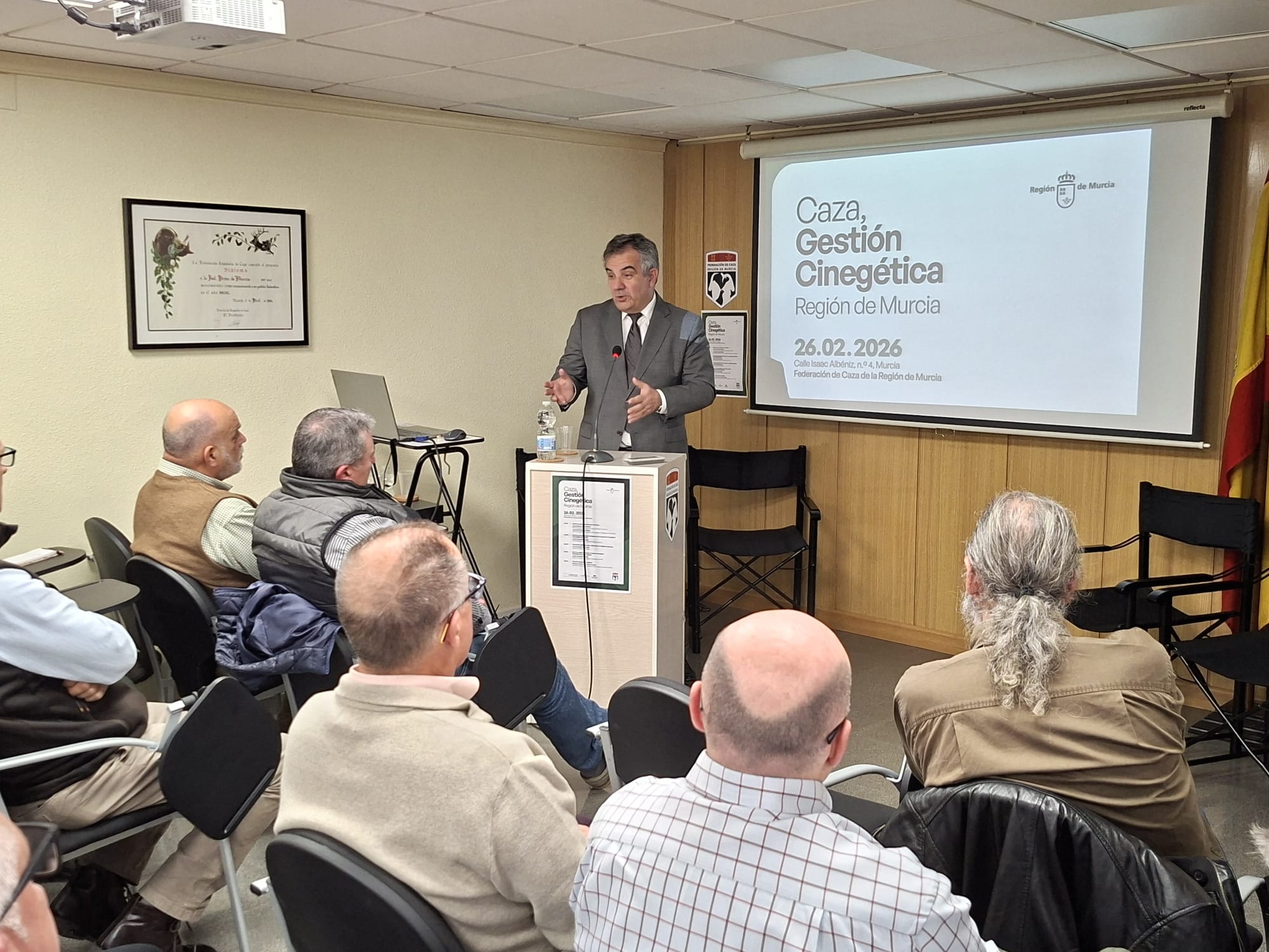El consejero de Medio Ambiente, Universidades, Investigaci&oacute;n y Mar Menor, Juan Mar&iacute;a V&aacute;zquez, inaugur&oacute; la jornada 'Caza, gesti&oacute;n cineg&eacute;tica Regi&oacute;n de Murcia'