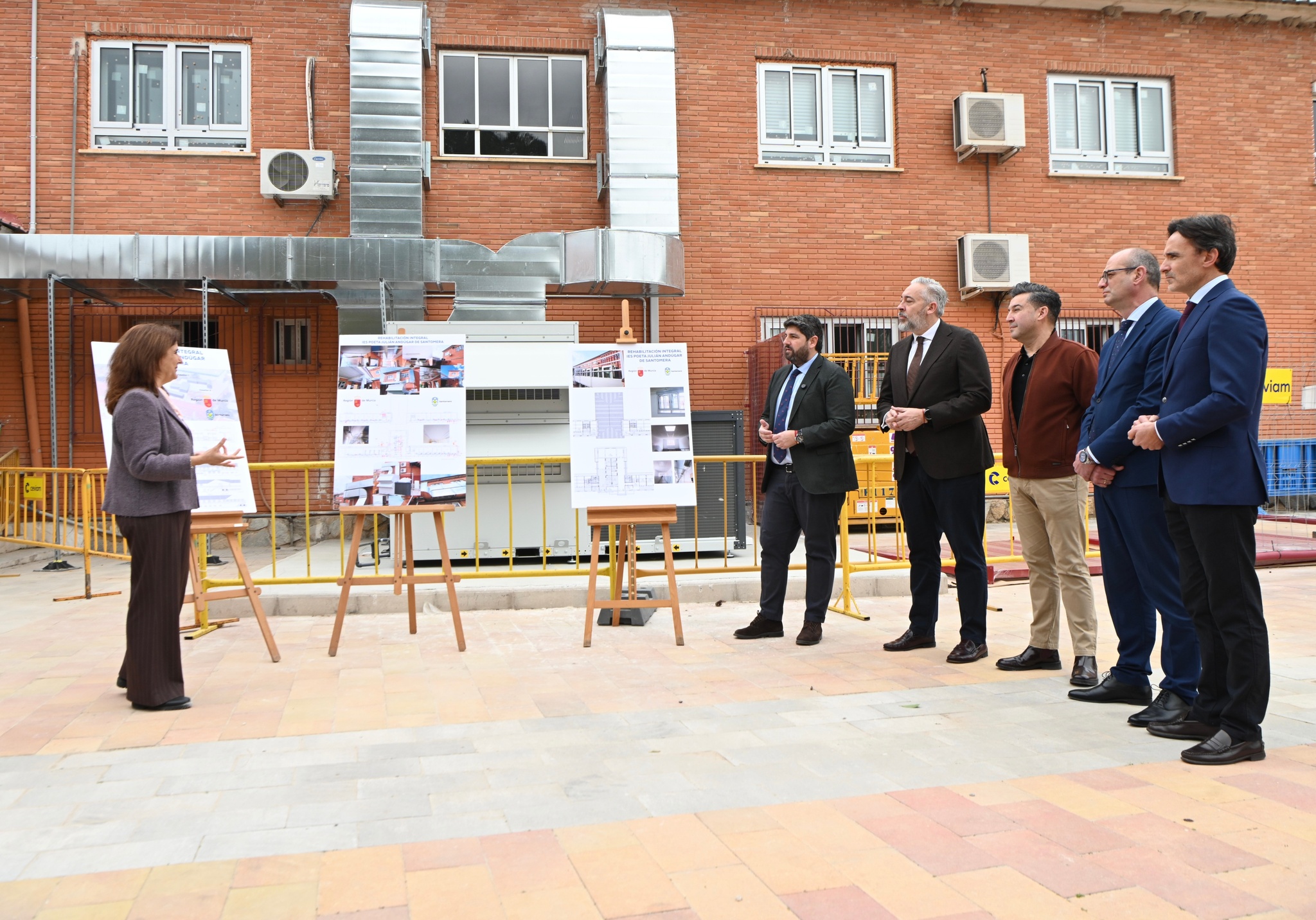 El presidente de la Comunidad, Fernando L&oacute;pez Miras, visit&oacute; hoy en Santomera el Instituto de Educaci&oacute;n Secundaria Poeta Juli&aacute;n And&uacute;gar