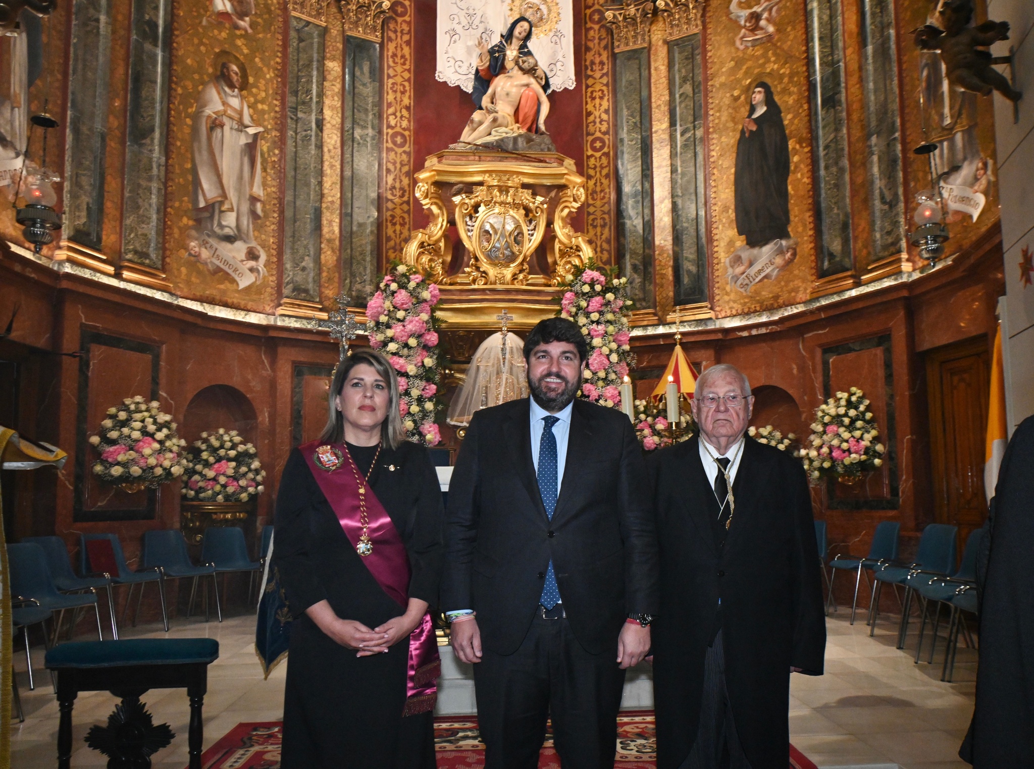 El presidente de la Comunidad, Fernando L&oacute;pez Miras, asiste en Cartagena al acto de entrega de la Onza de Oro ante la patrona, la Virgen de la Caridad