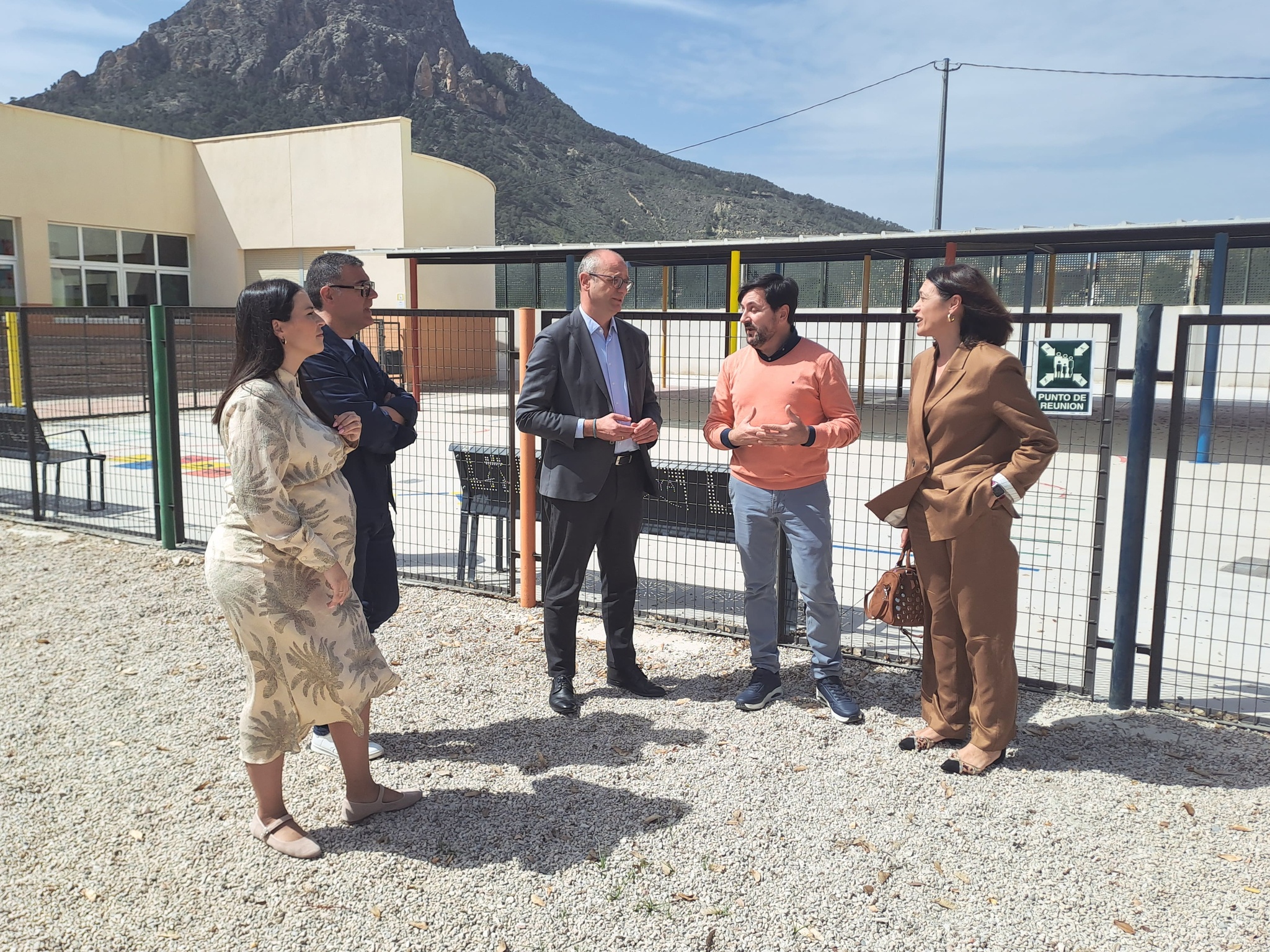 El consejero de Educaci&oacute;n y Formaci&oacute;n Profesional visit&oacute; hoy las nuevas aulas del colegio Don Jos&eacute; Mar&iacute;n de Cieza