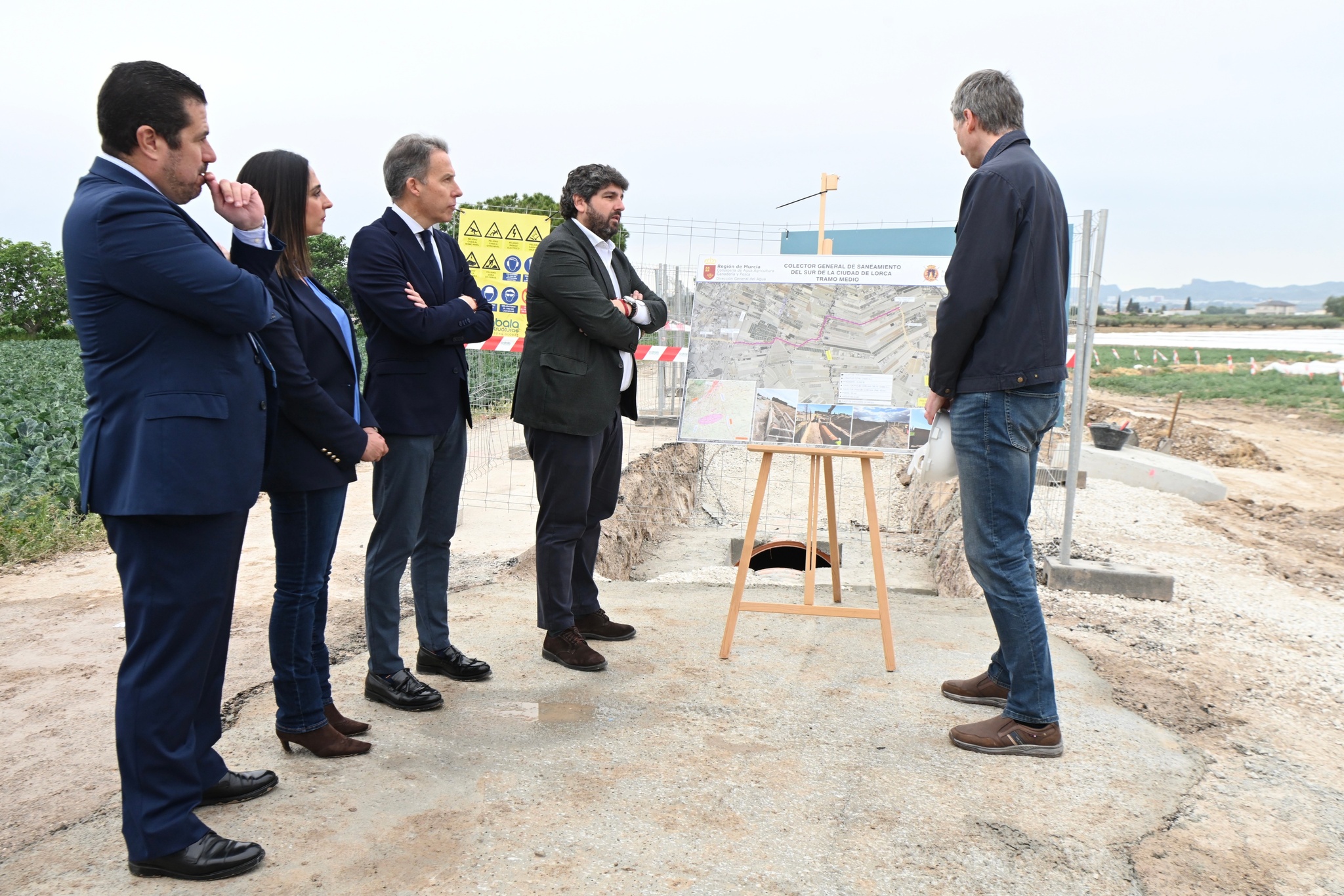 L&oacute;pez Miras visita las obras del segundo tramo del colector sur de Lorca