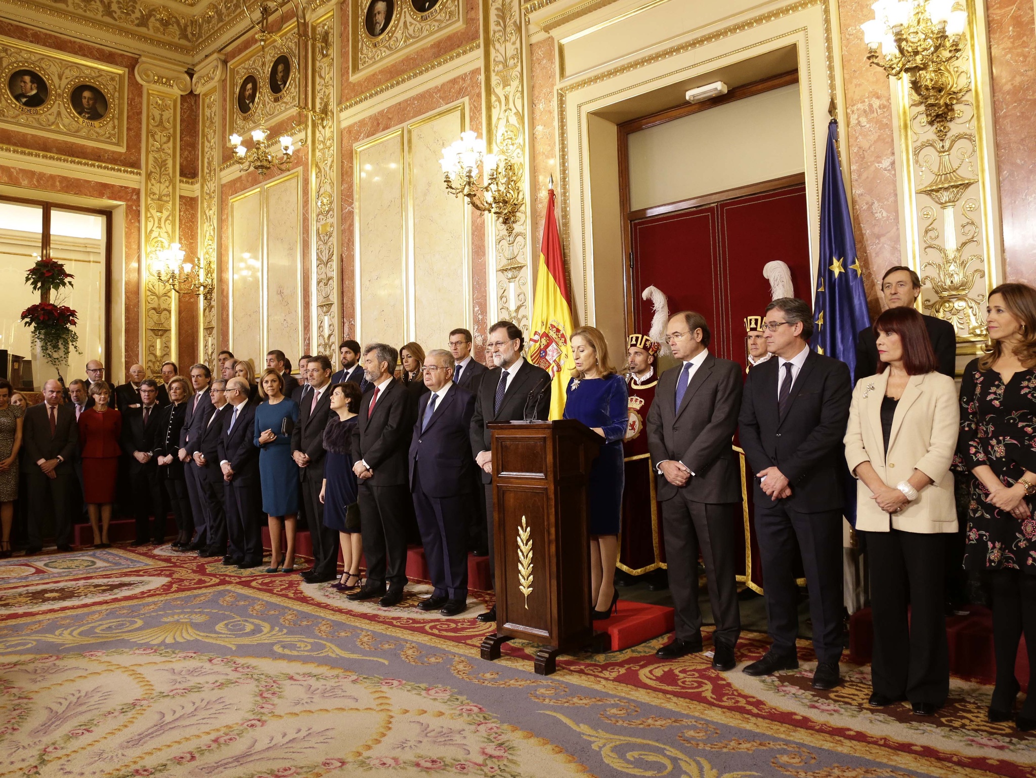 El presidente de la Comunidad asiste a los actos conmemorativos del XXXIX aniversario de la Constitución Española