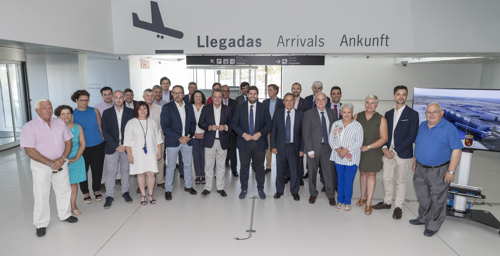 El presidente de la Comunidad, Fernando López Miras, presenta el Plan Especial del Aeropuerto