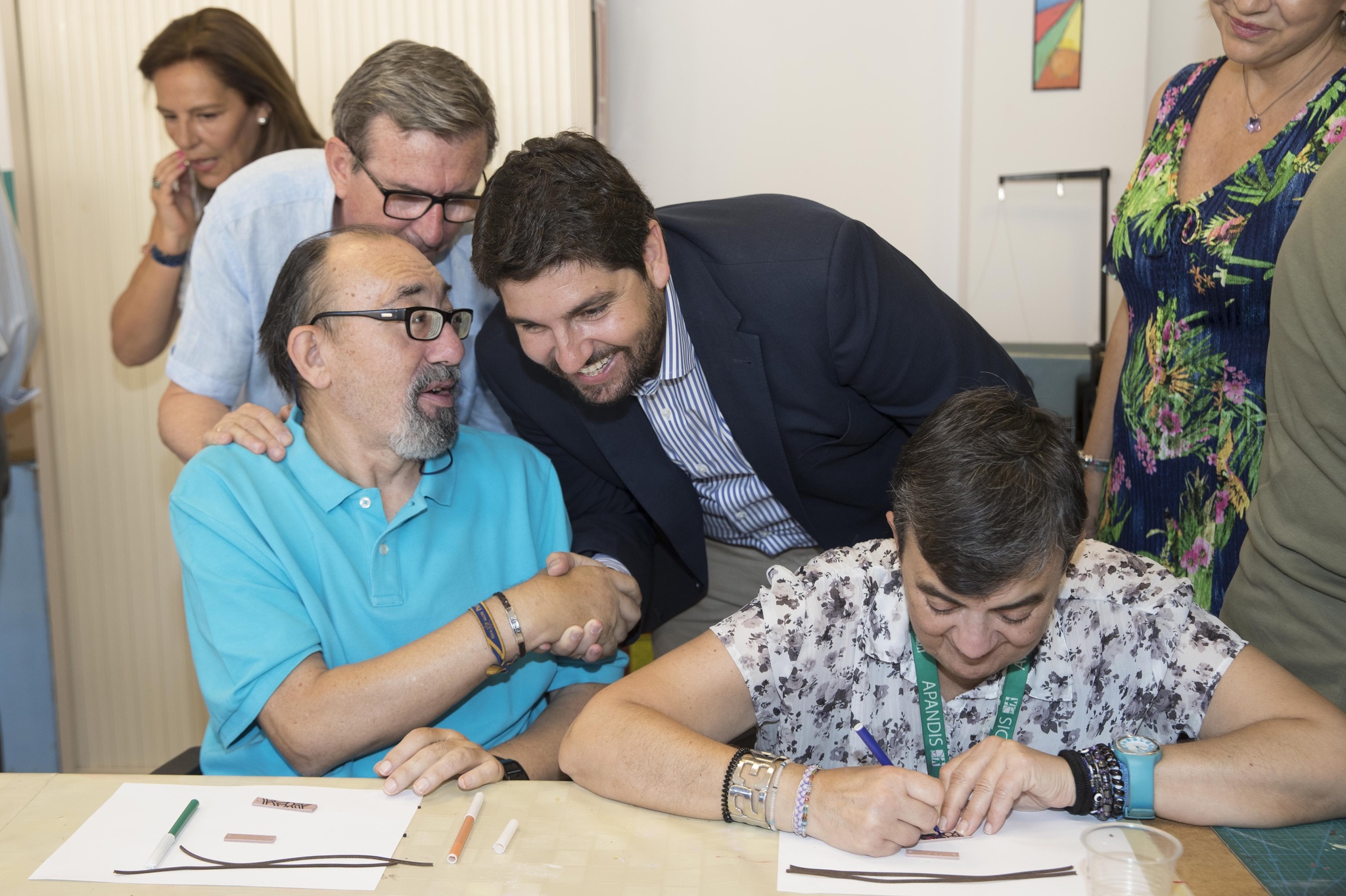 El presidente de la Comunidad, Fernando López Miras, visita el Centro de Día de la Asociación de padres con hijos con discapacidad intelectual de la comarca de Lorca (Apandis)