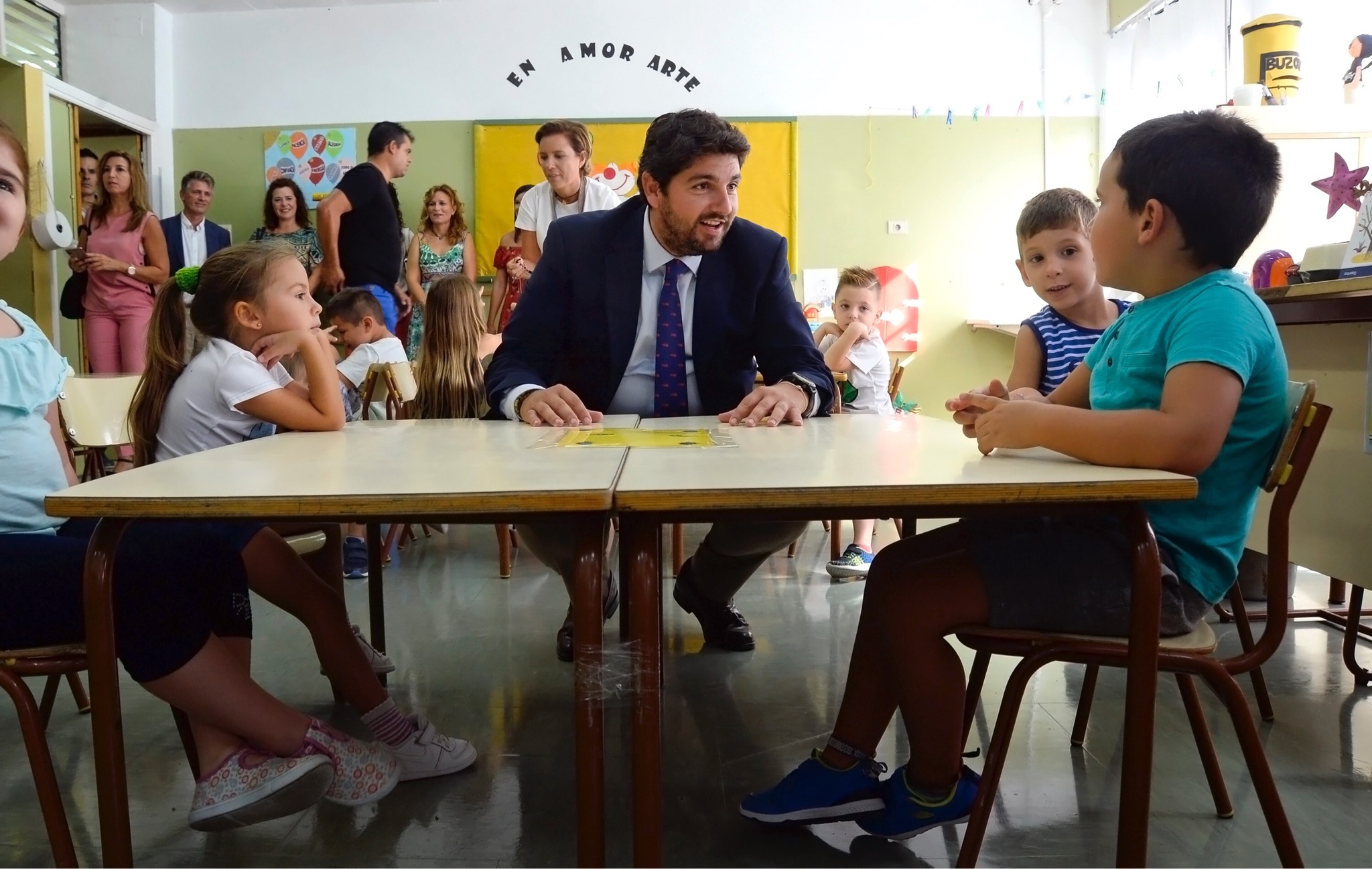 El presidente de la Comunidad visita el colegio Vicente Medina de Murcia (3)