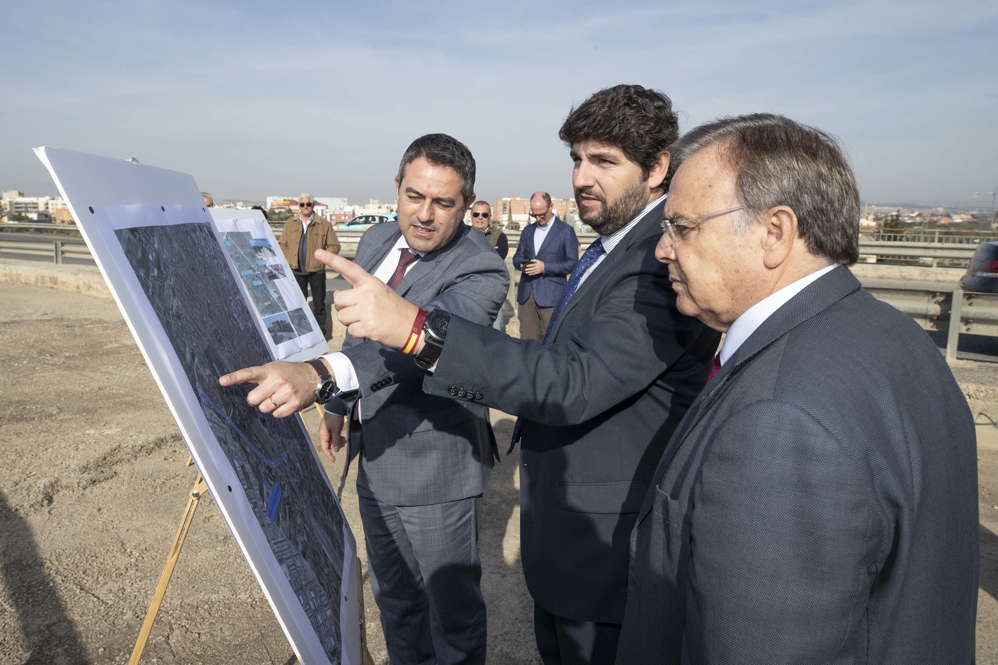 El presidente de la Comunidad, Fernando López Miras, firma el convenio de colaboración para la financiación del estudio informativo para la construcción de la variante sur de Alcantarilla