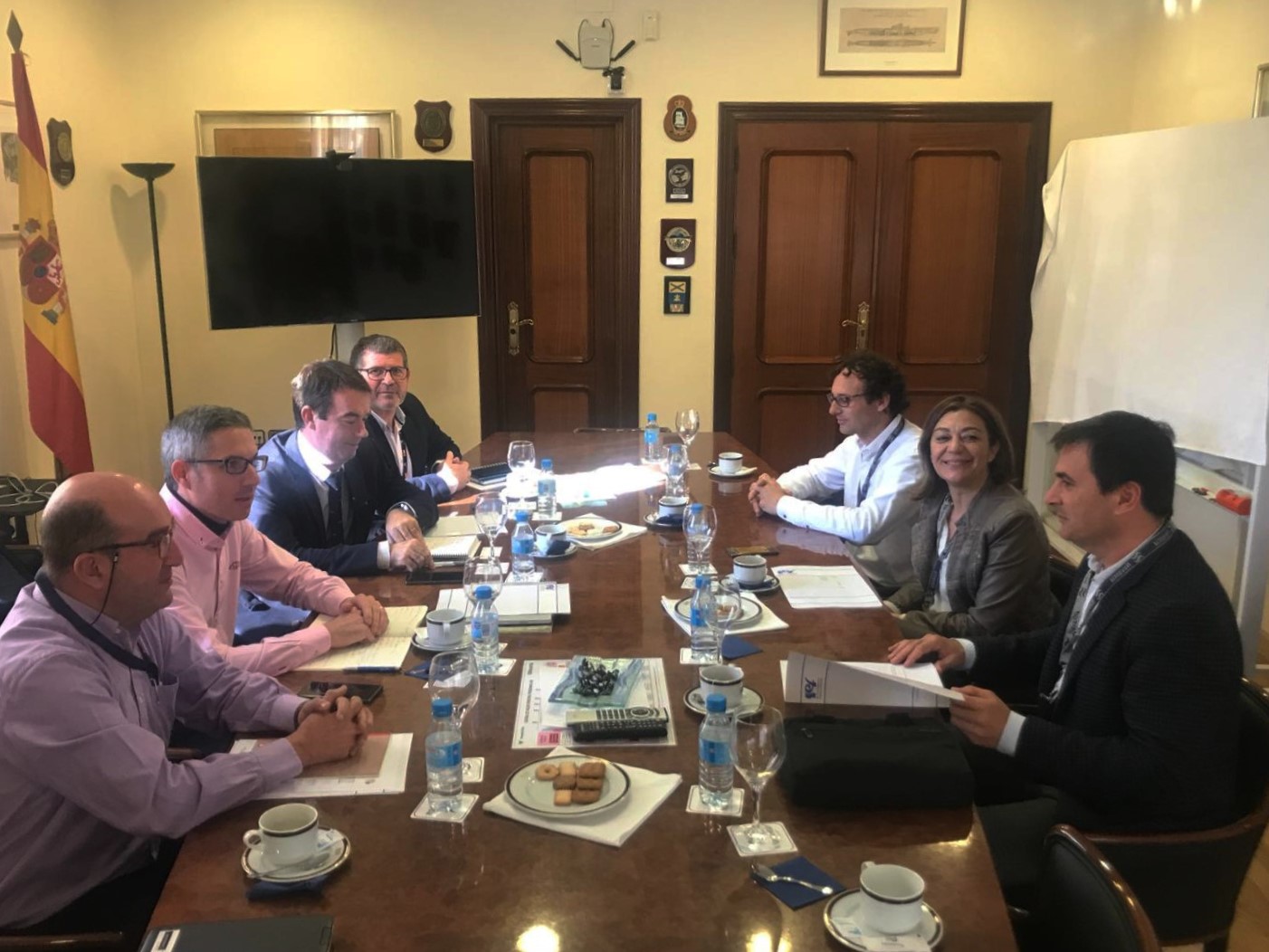 Imagen de la reunión de la directora general del Servicio Regional de Empleo y Formación, Severa González, con responsables de Navantia.