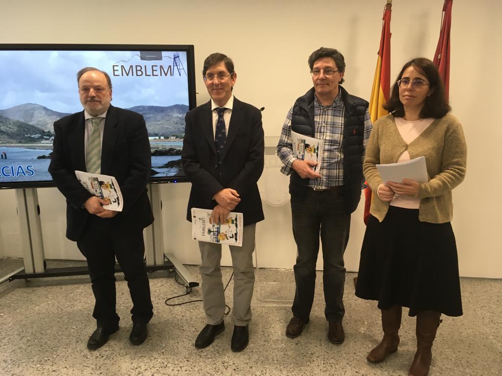 El consejero de Salud, Manuel Villegas, durante la presentación del estudio Emblema