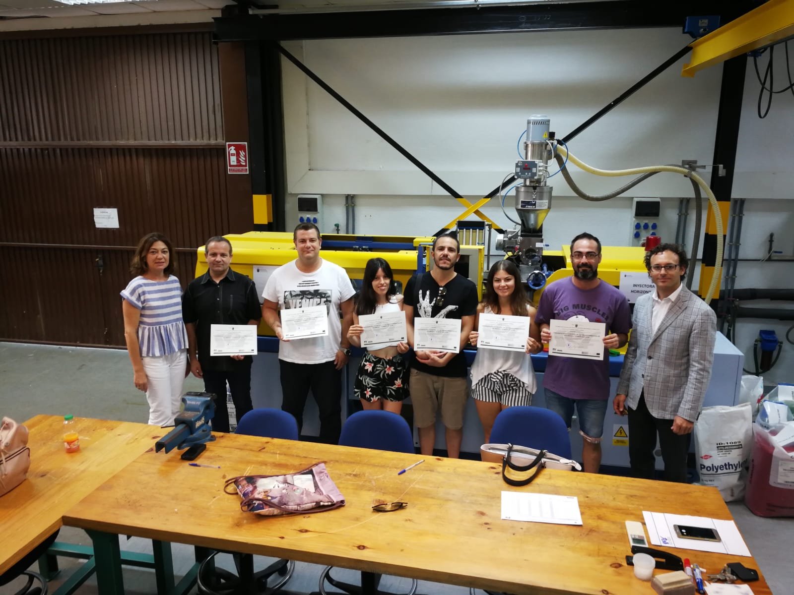 La directora general del >SEF, Severa González, junto a alumnos de un curso del Centro de Referencia de Formación Profesional de Cartagena