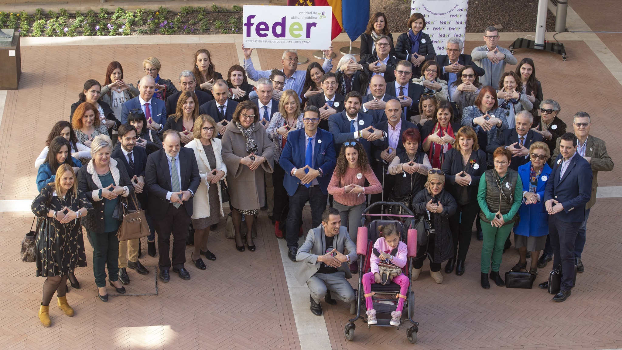 El presidente de la Comunidad tras la declaración institucional con motivo del Día Mundial de las Enfermedades Raras, que se conmemora mañana (2)