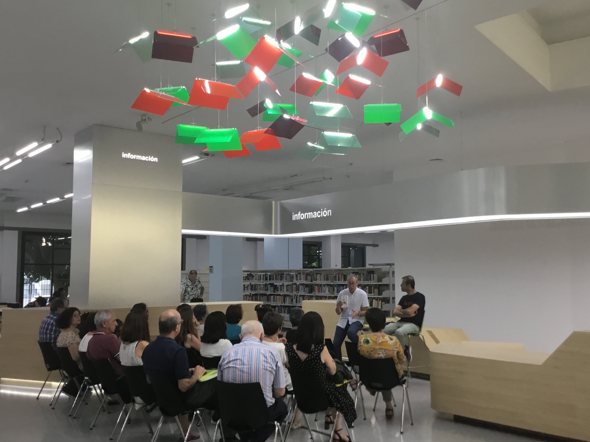 Una de las actividades literarias celebradas en la Biblioteca Regional