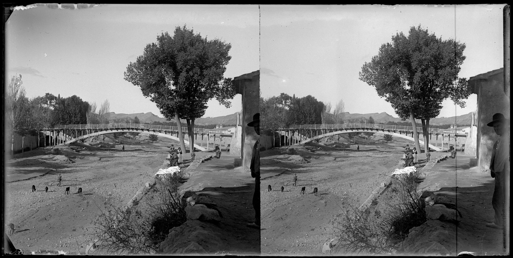 Fotografía del puente sobre la rambla de Tiata, Lorca (hacia 1908)