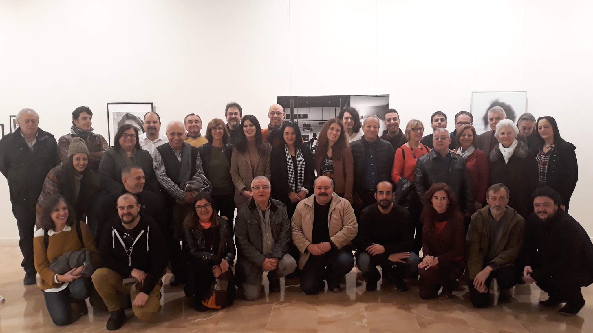 Miriam Guardiola, junto a los artistas participantes en el Plan de Espacios Expositivos en 2018